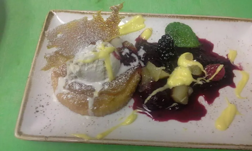 Meals in Hotel Valkarana Country Relais