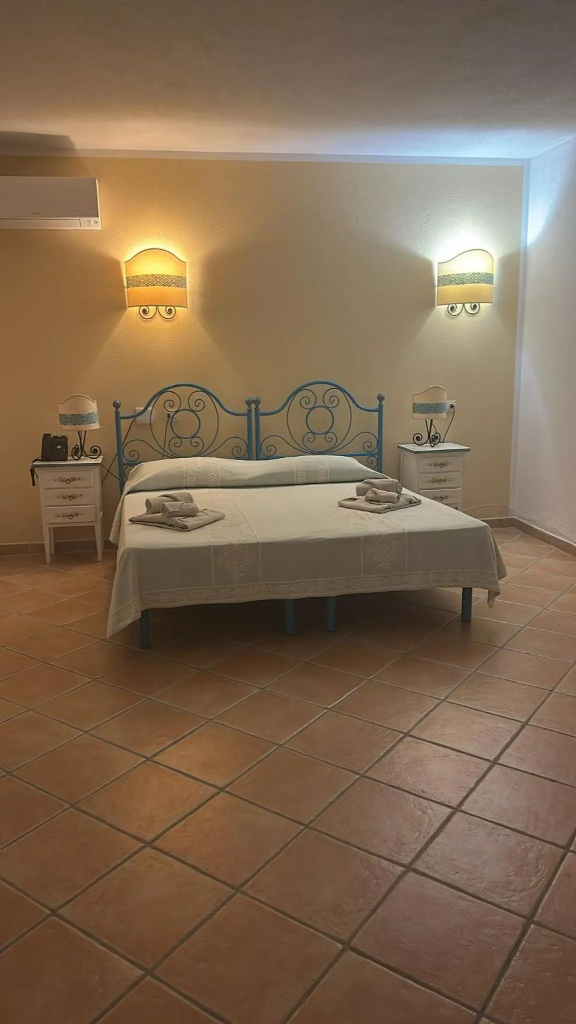 Bed in Hotel Valkarana Country Relais