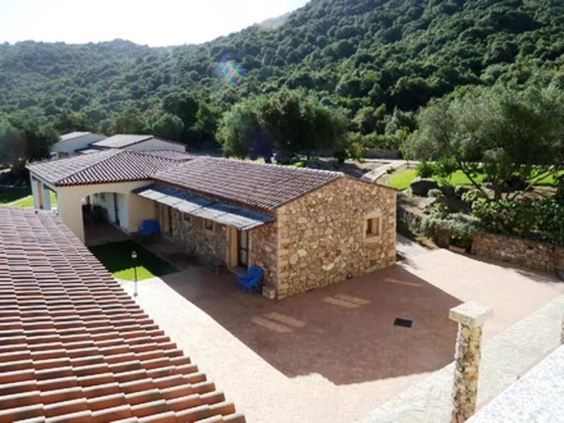 Garden in Hotel Valkarana Country Relais