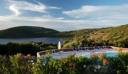 Pool view in Hotel Valkarana Country Relais