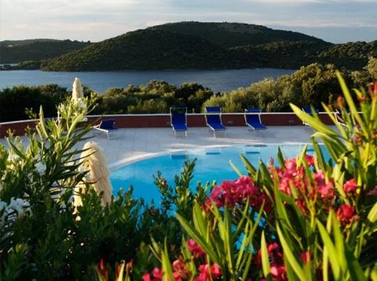 Pool view in Hotel Valkarana Country Relais