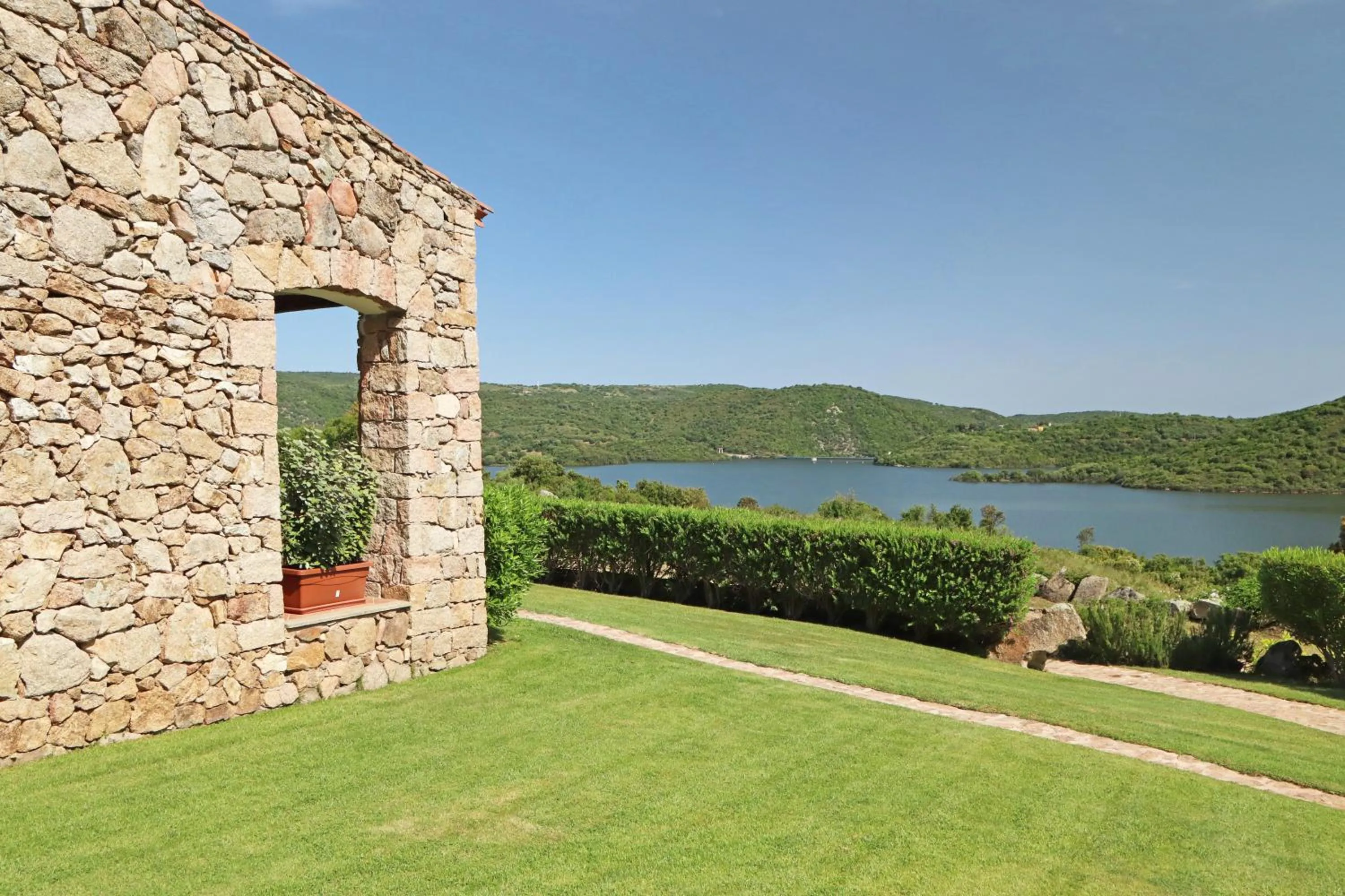 Natural landscape in Hotel Valkarana Country Relais