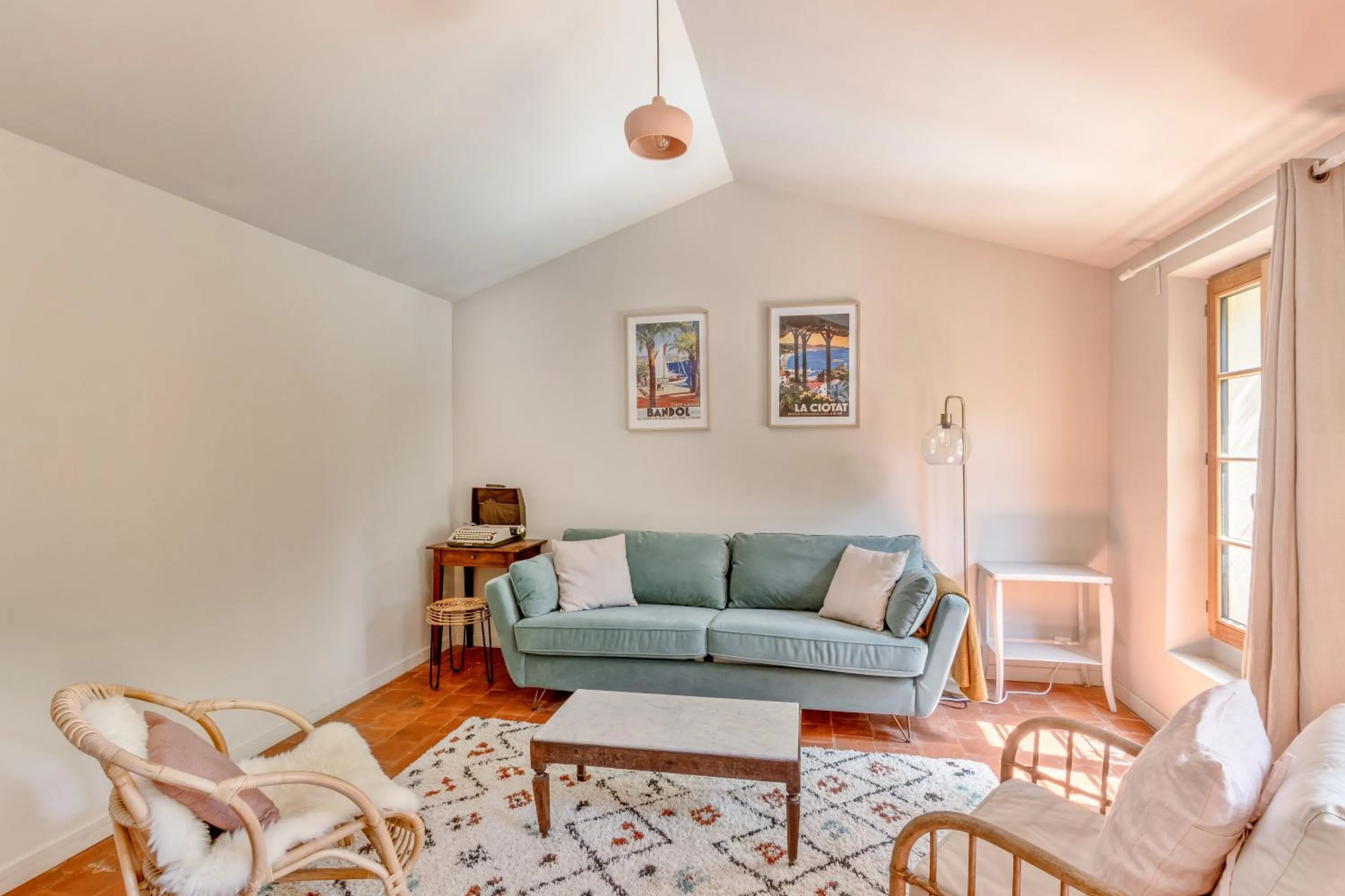 Living room in Maison Sumiane - Maison d hotes et locations avec piscine