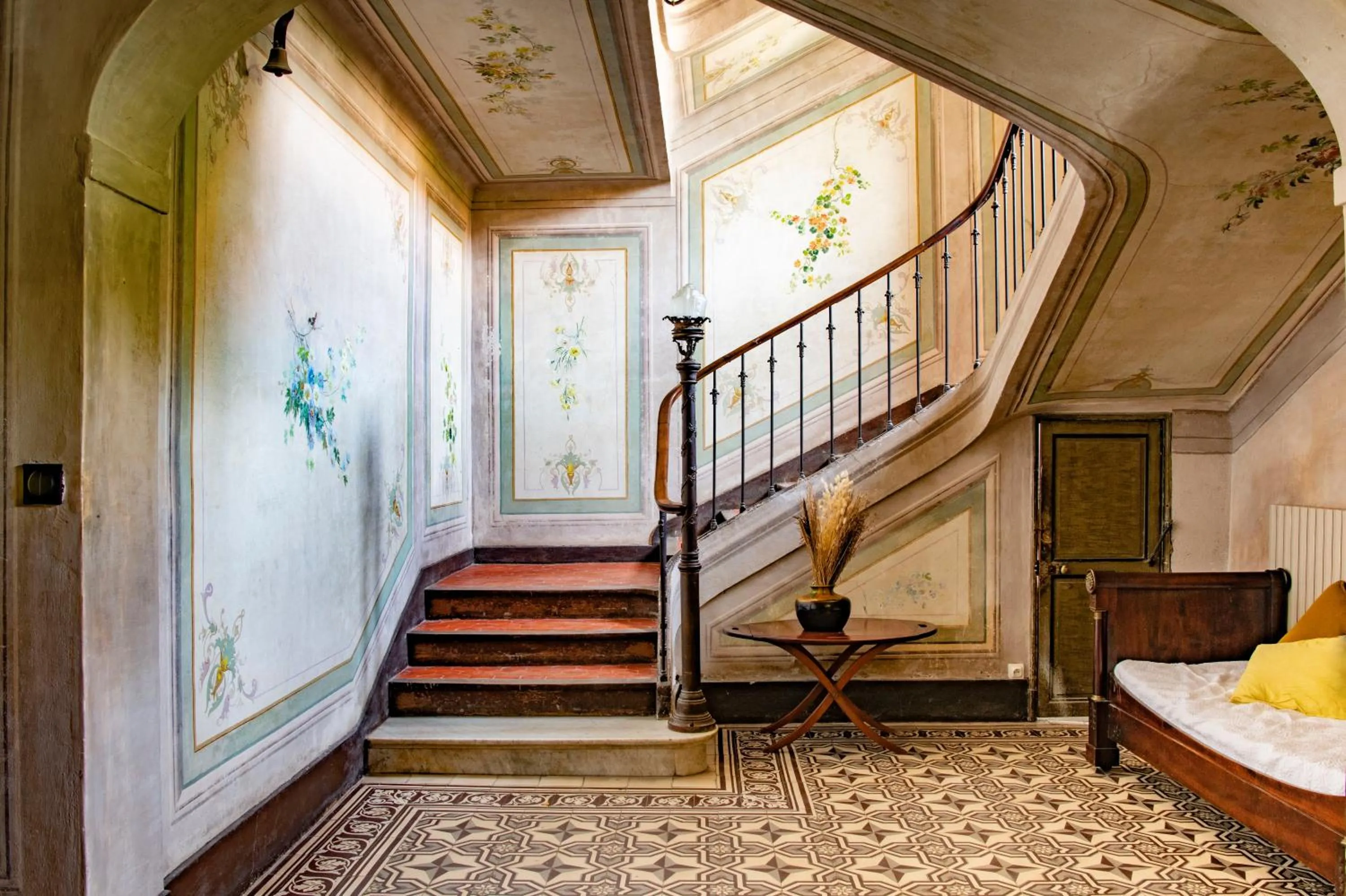 Property building in Maison Sumiane