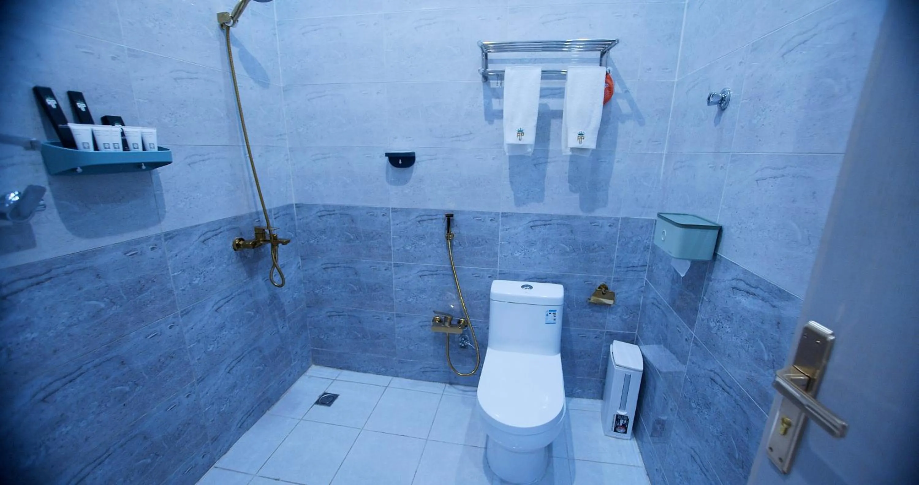 Shower in Relax Palace Hotel Apartments