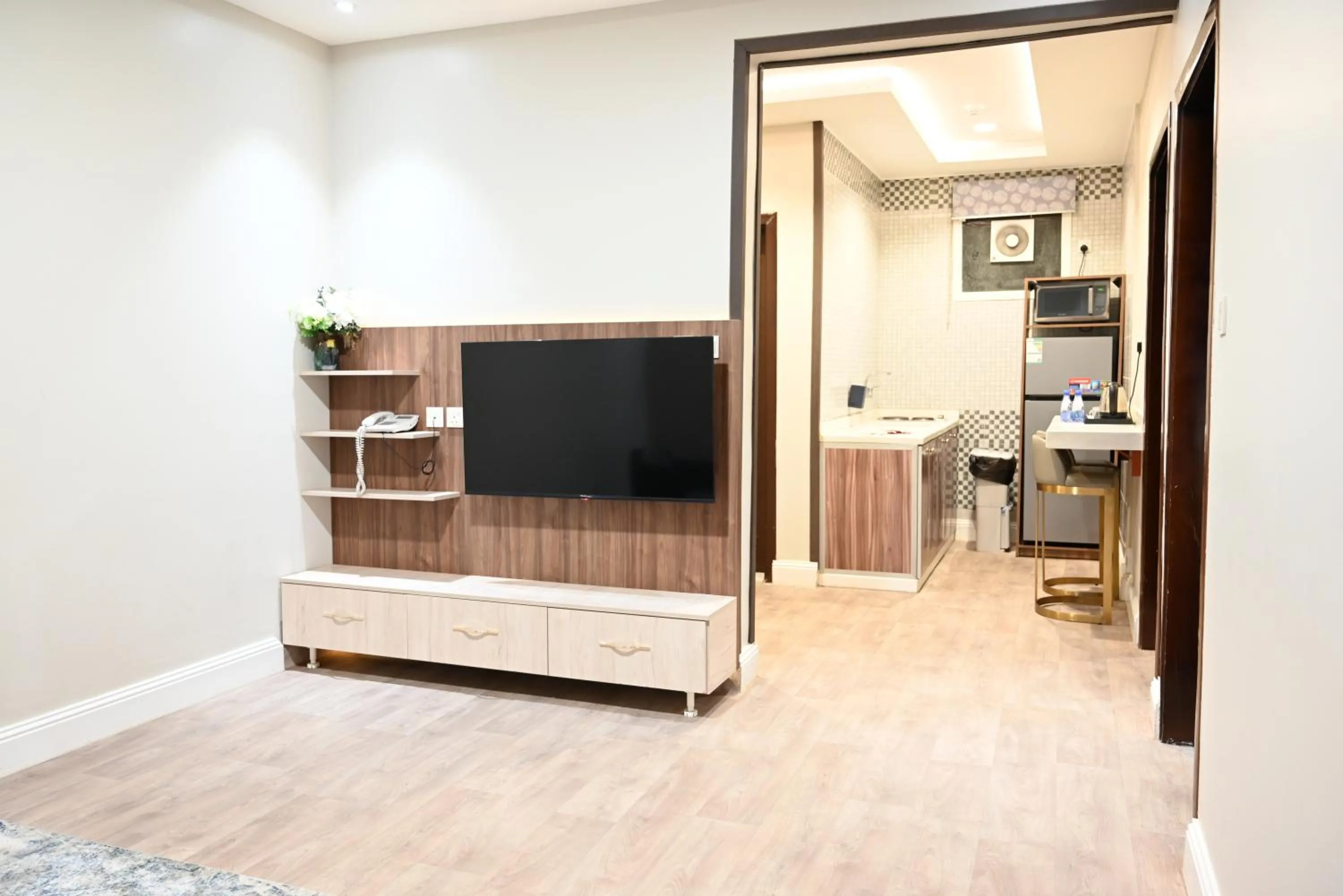 TV and multimedia in Relax Palace Hotel Apartments