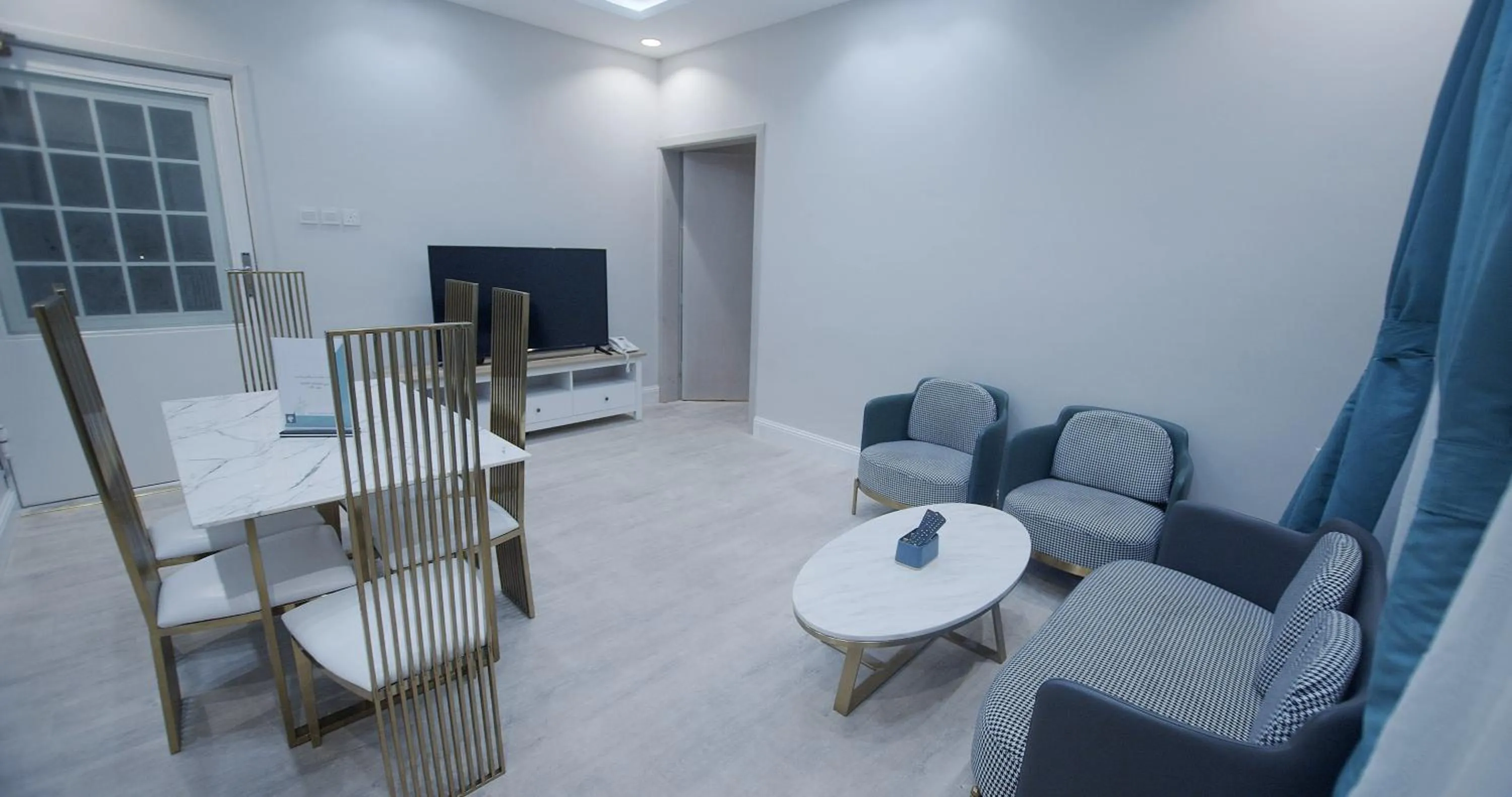 TV and multimedia in Relax Palace Hotel Apartments