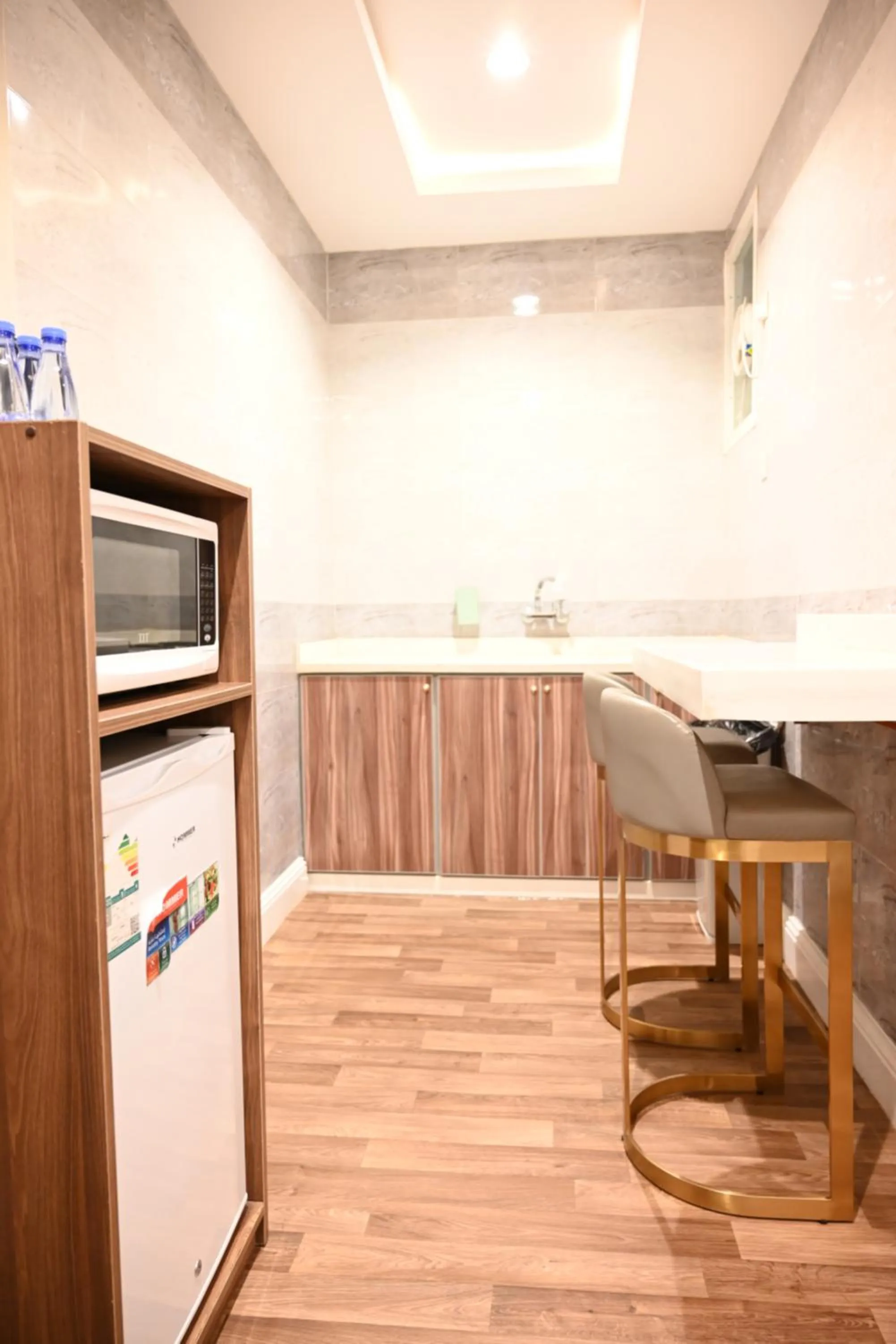 Kitchen or kitchenette in Relax Palace Hotel Apartments