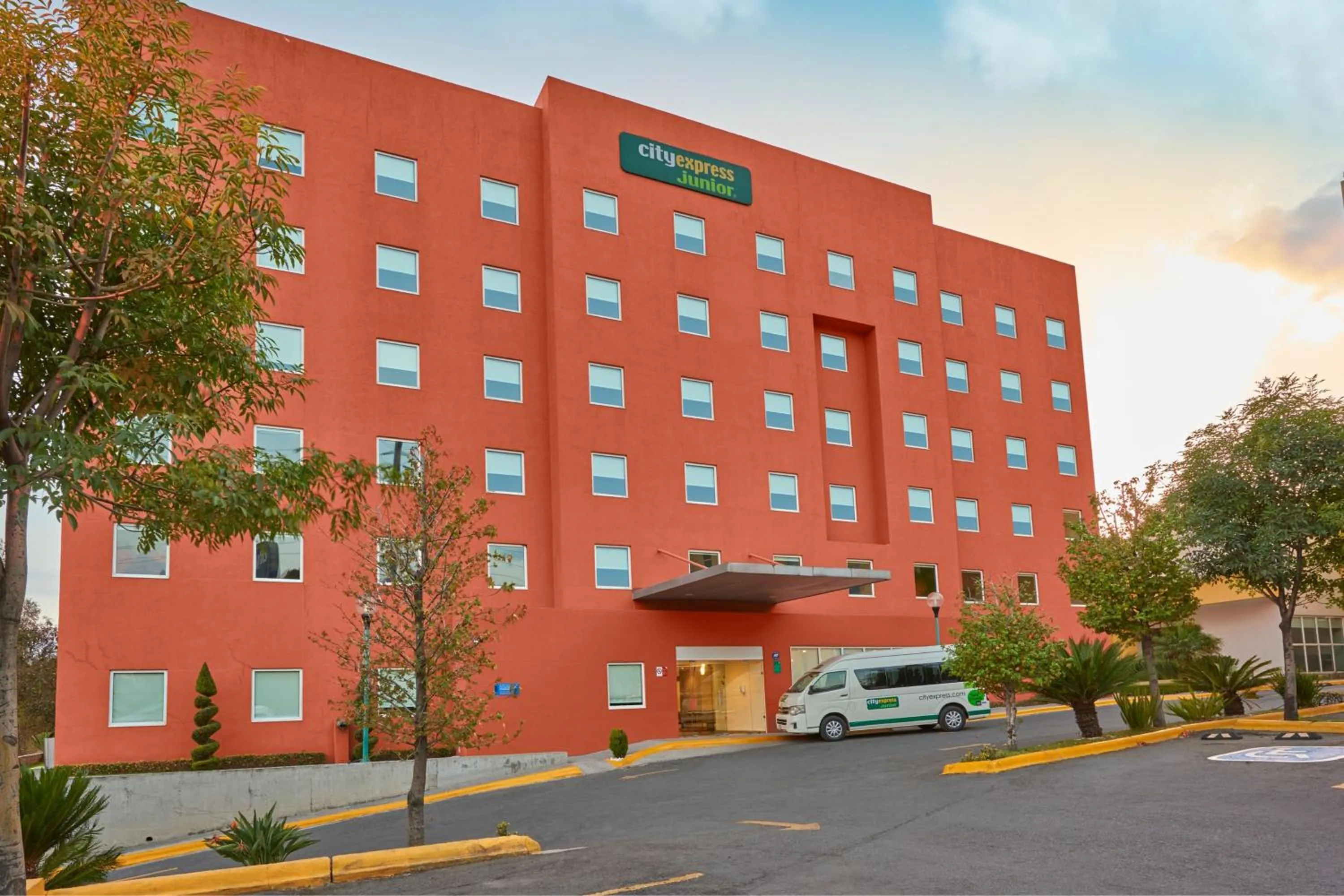 Property building in City Express Junior by Marriott Puebla FINSA