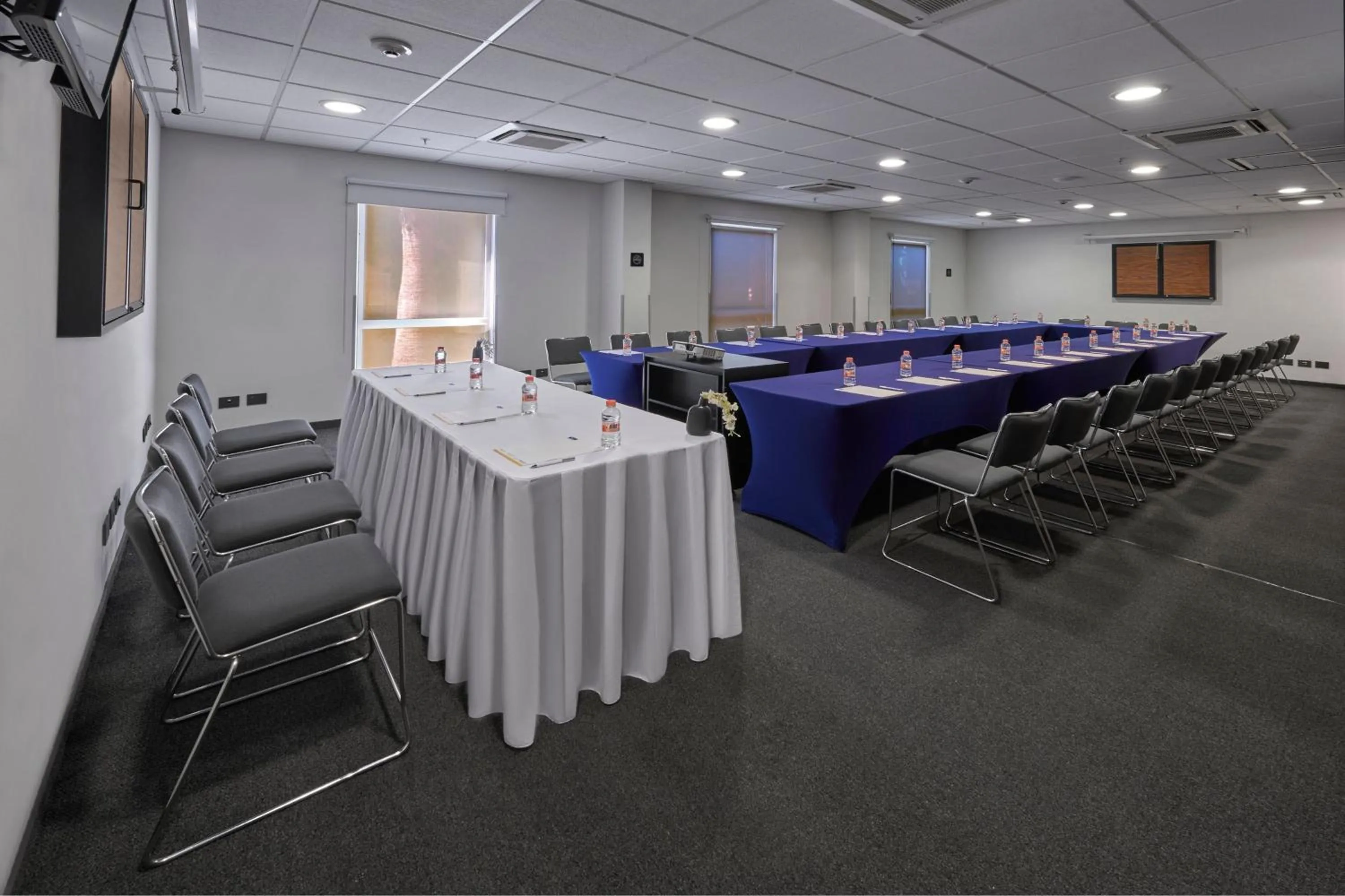 Meeting/conference room in City Express Junior by Marriott Puebla FINSA