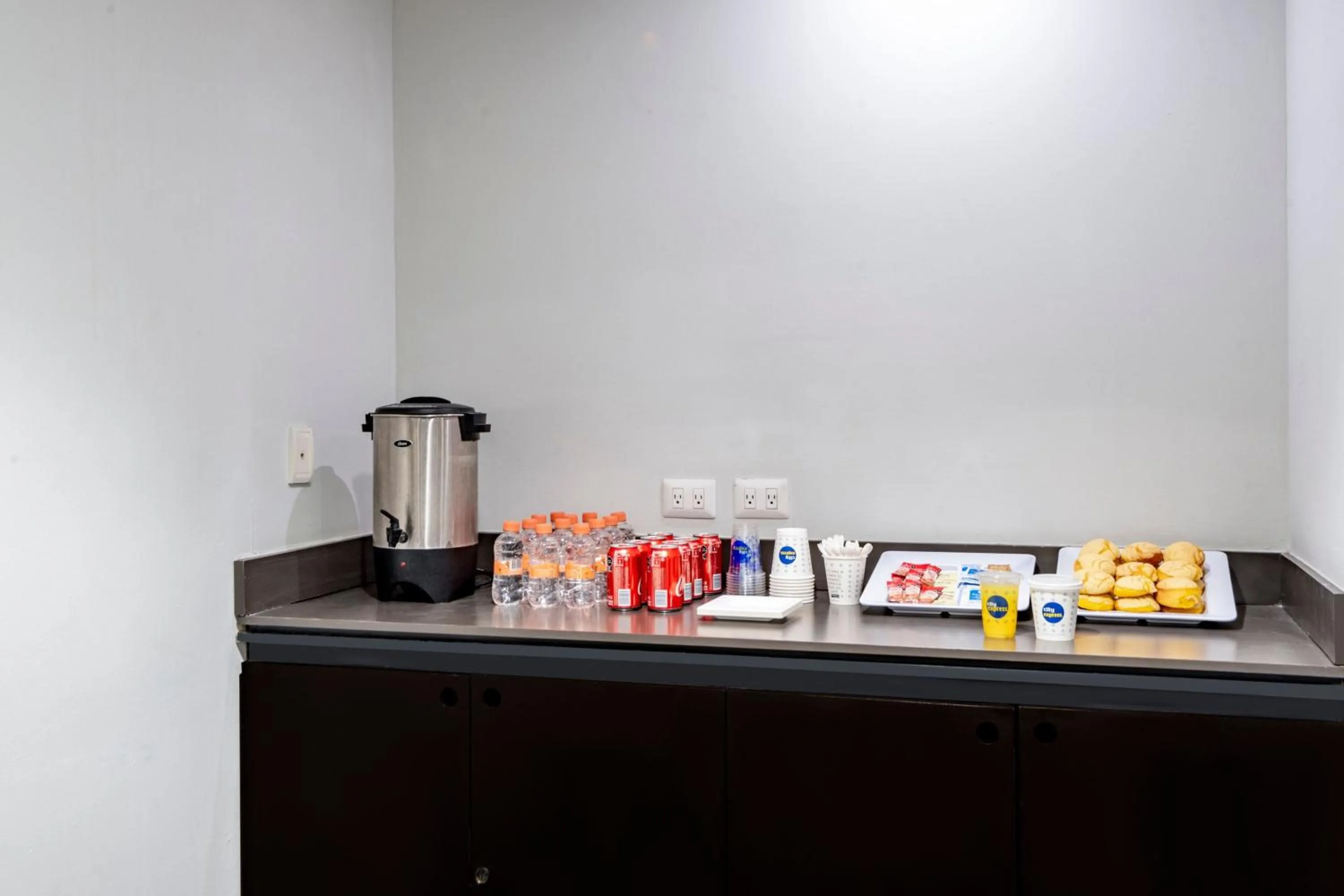 Meeting/conference room in City Express Junior by Marriott Ciudad del Carmen