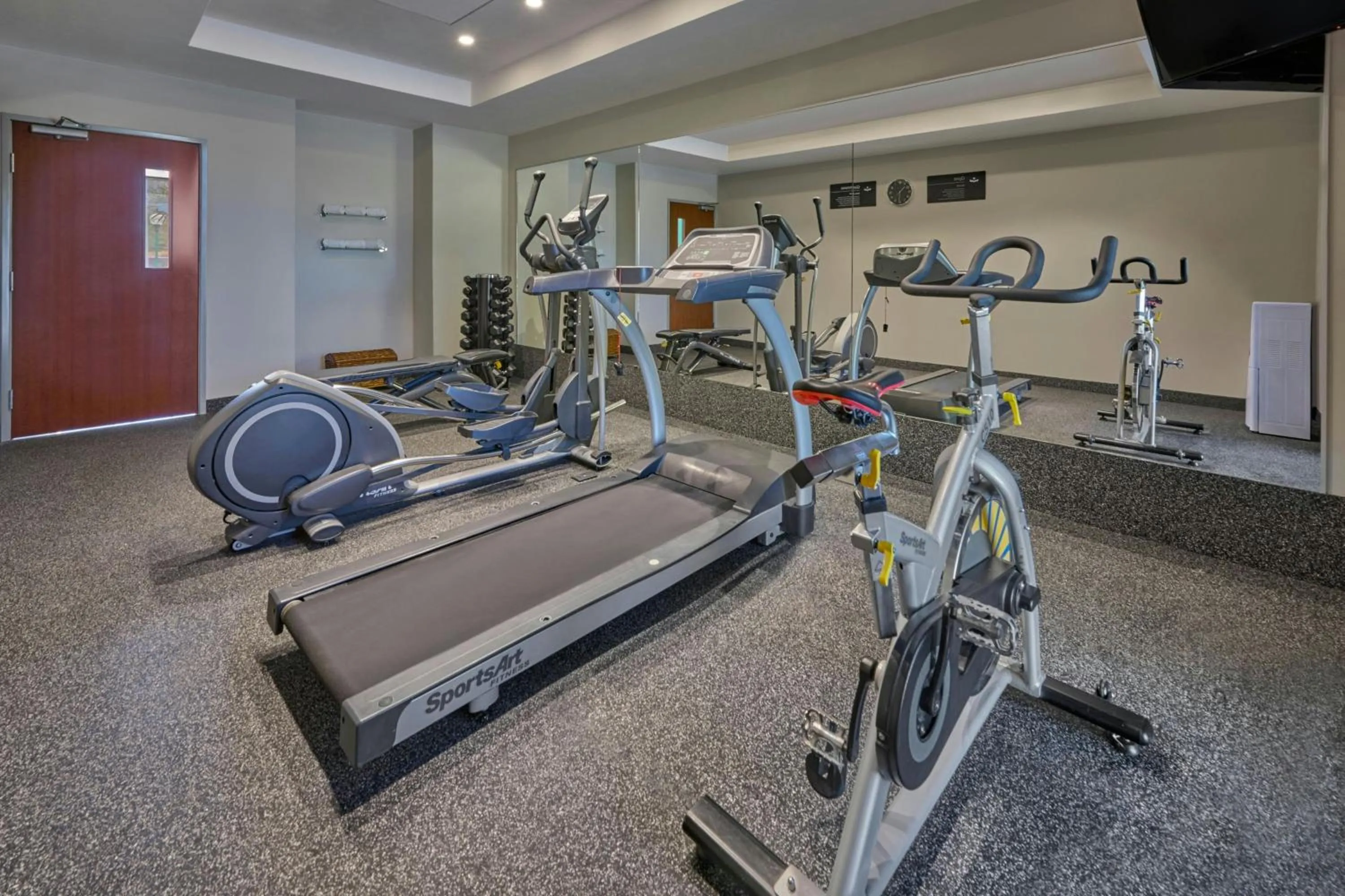 Fitness centre/facilities in City Express by Marriott La Paz
