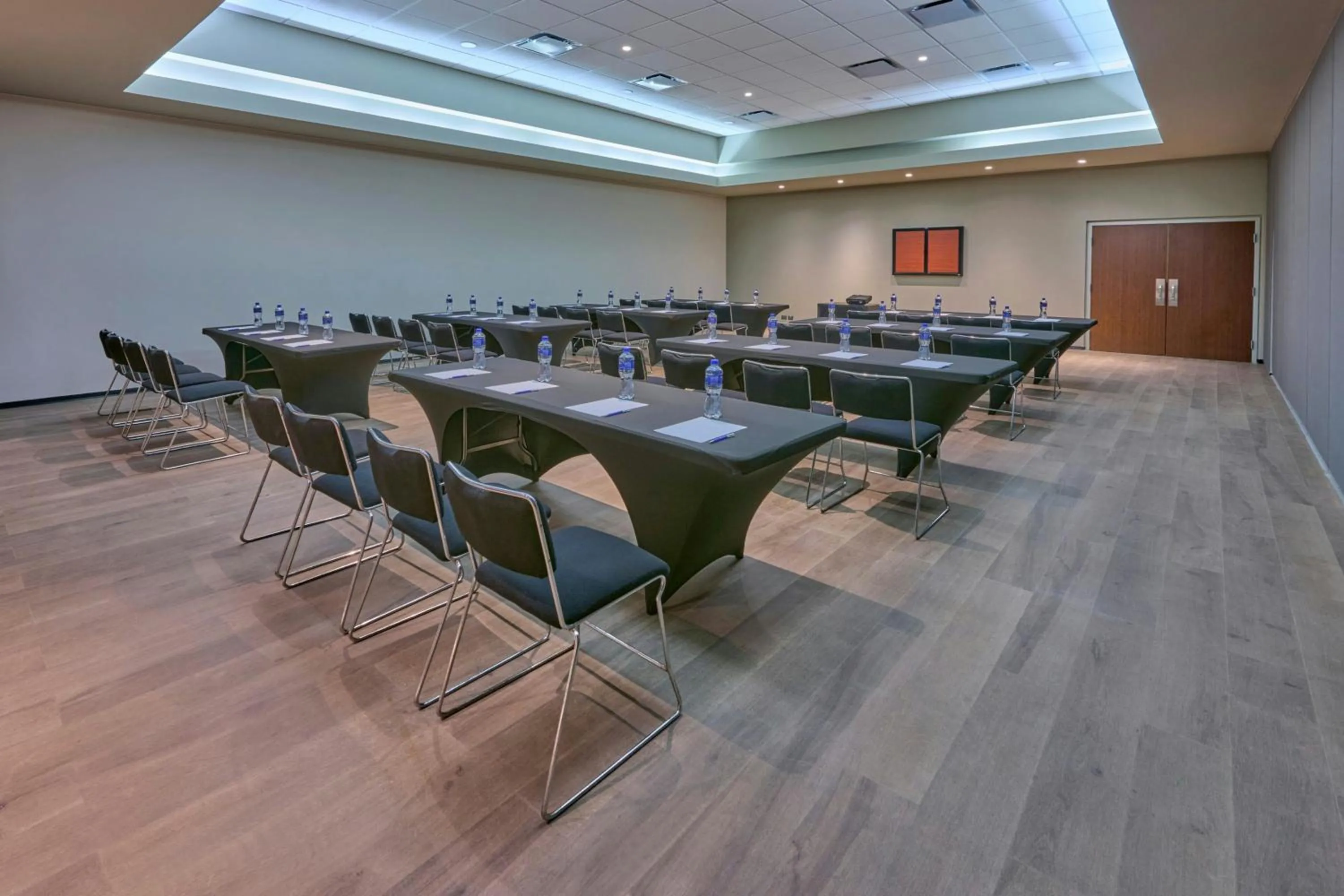 Meeting/conference room in City Express by Marriott La Paz