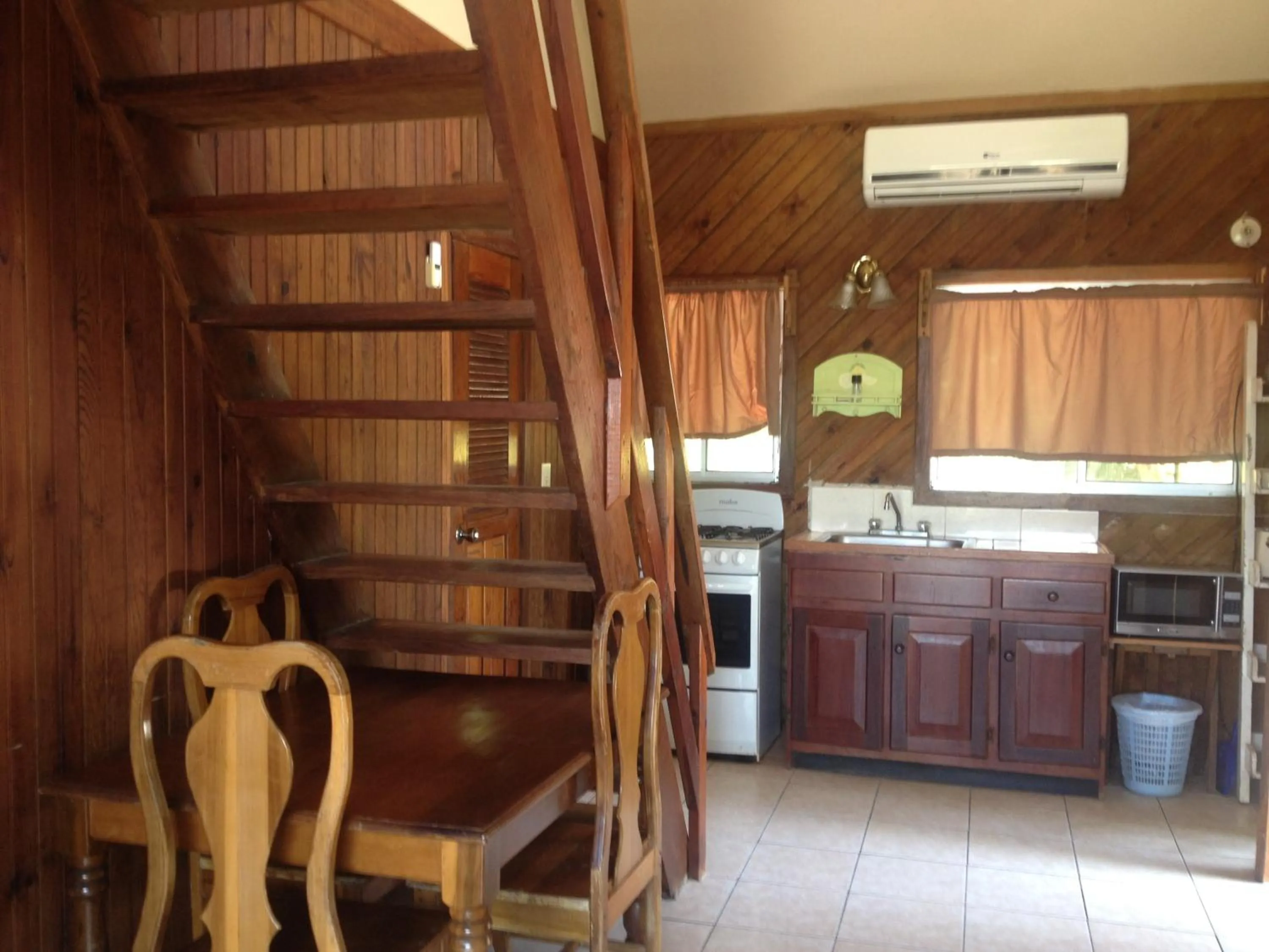 Kitchen or kitchenette in Fosters West Bay Resort