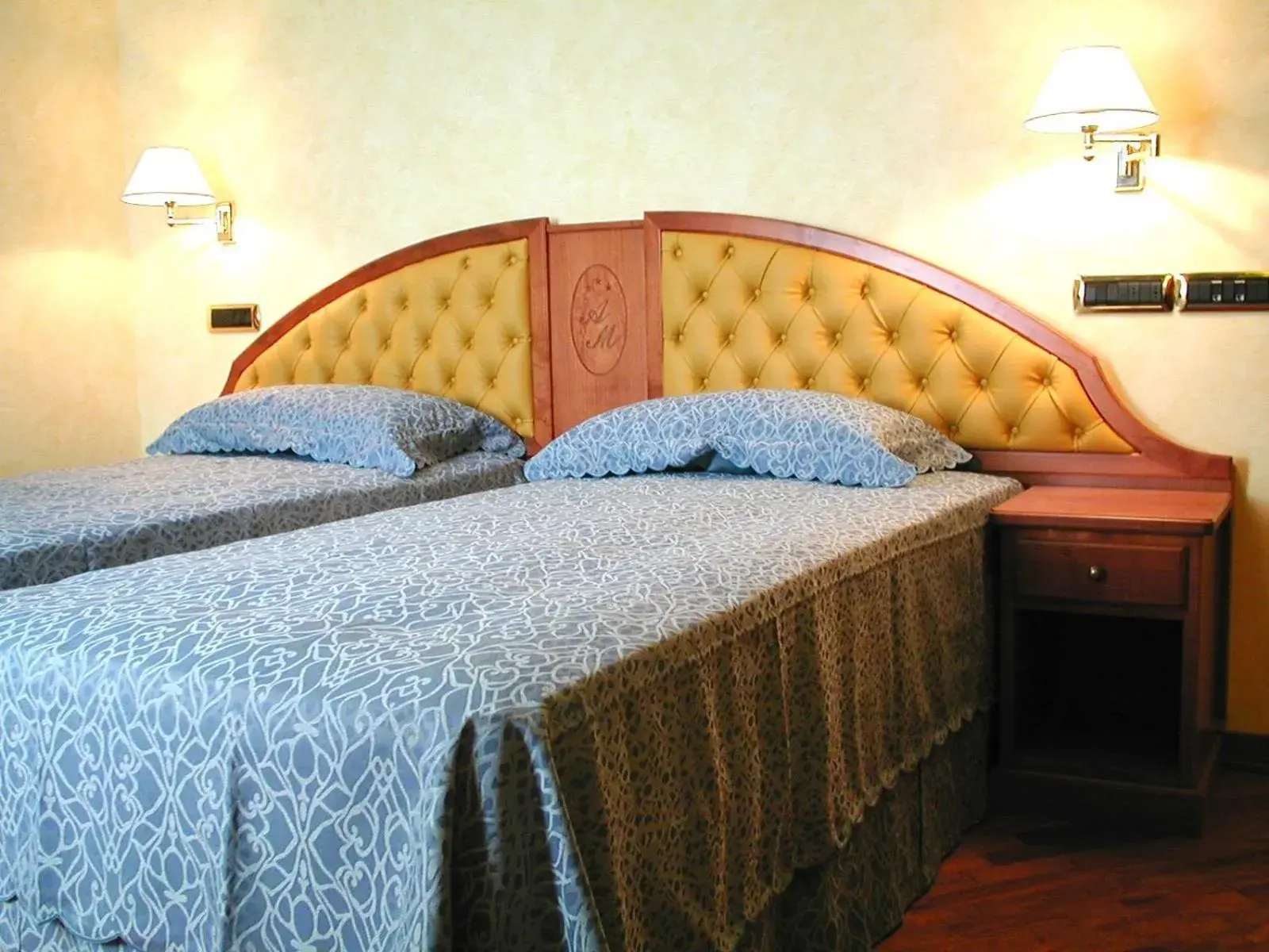 Classic Triple Room in Hotel Antico Masetto Classic Triple Room in Hotel Antico Masetto