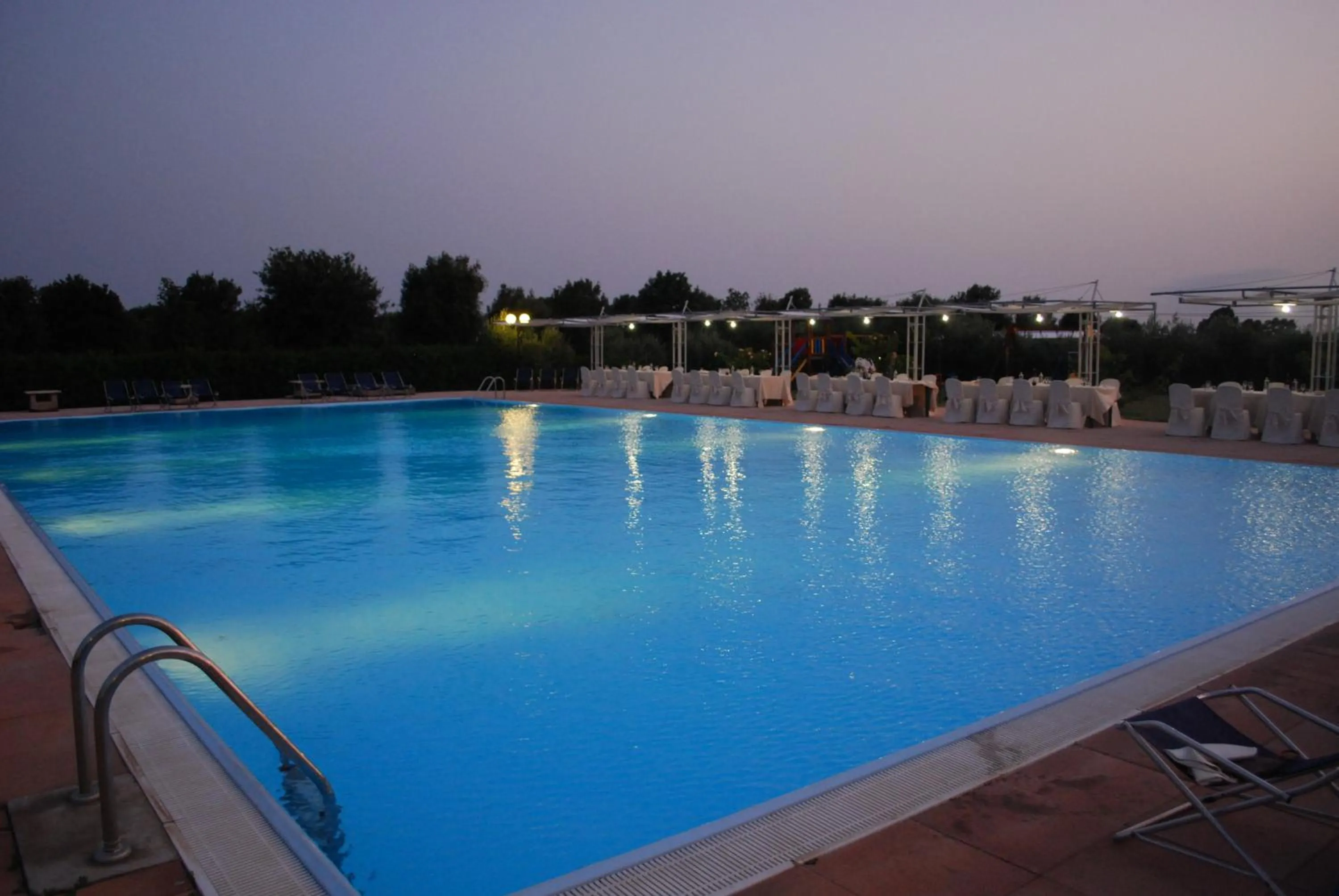 Swimming pool in Hotel Borgo degli Olivi