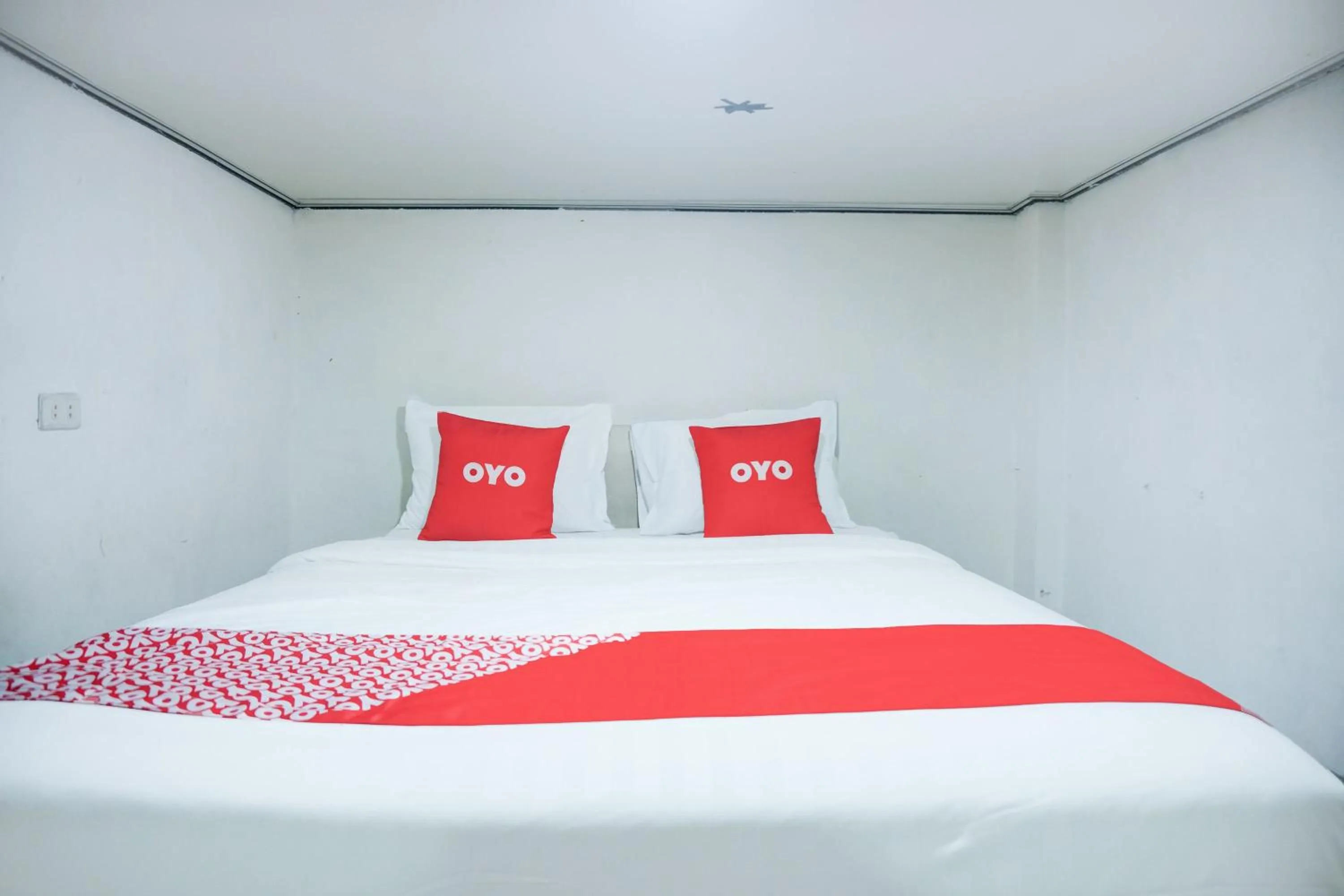 Bedroom, Bed in Hotel O Teluk Betung Near Water Park Lembah Hijau Formerly Kanajiwa Guesthouse 1