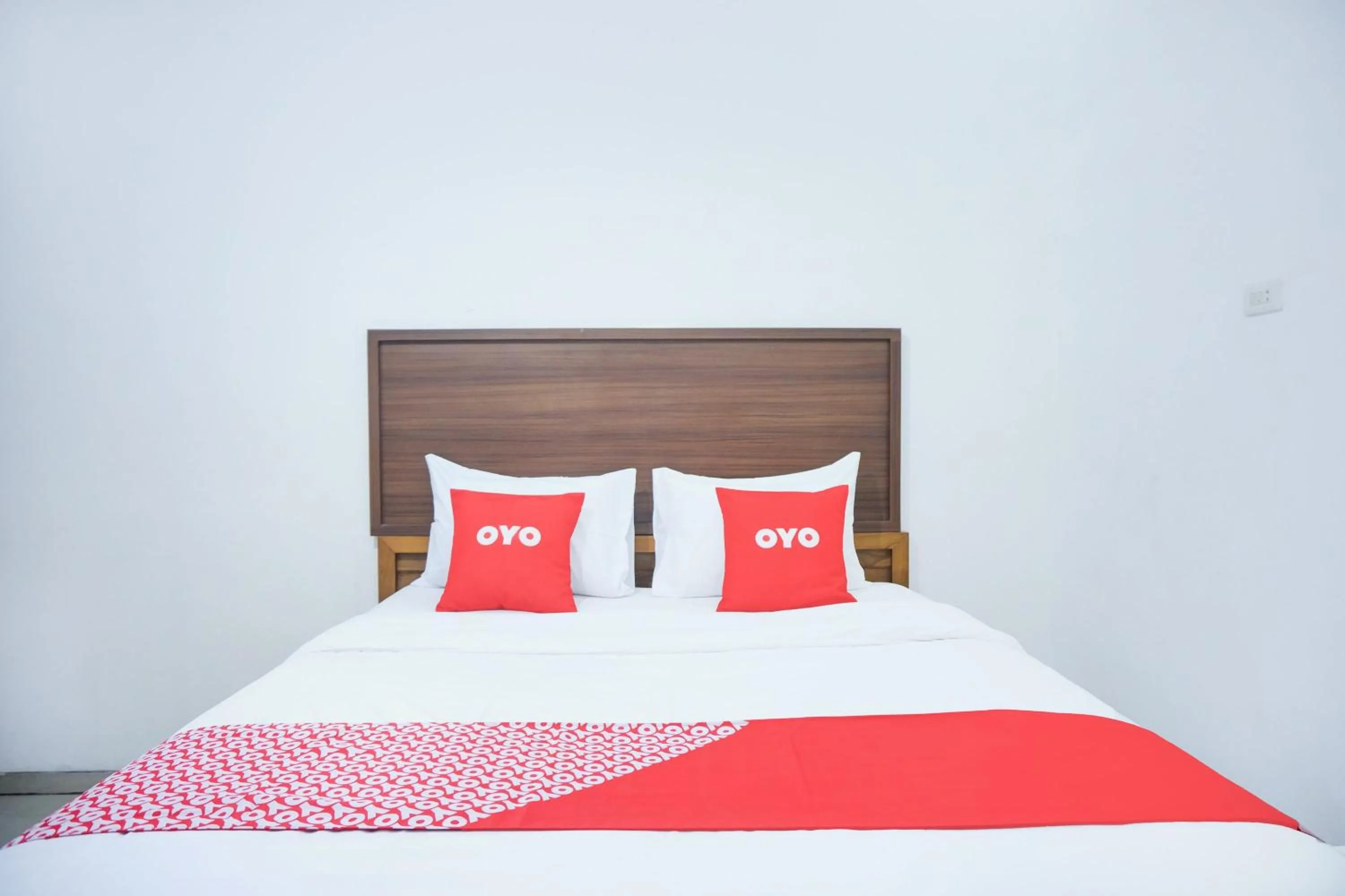 Bedroom, Bed in Hotel O Teluk Betung Near Water Park Lembah Hijau Formerly Kanajiwa Guesthouse 1