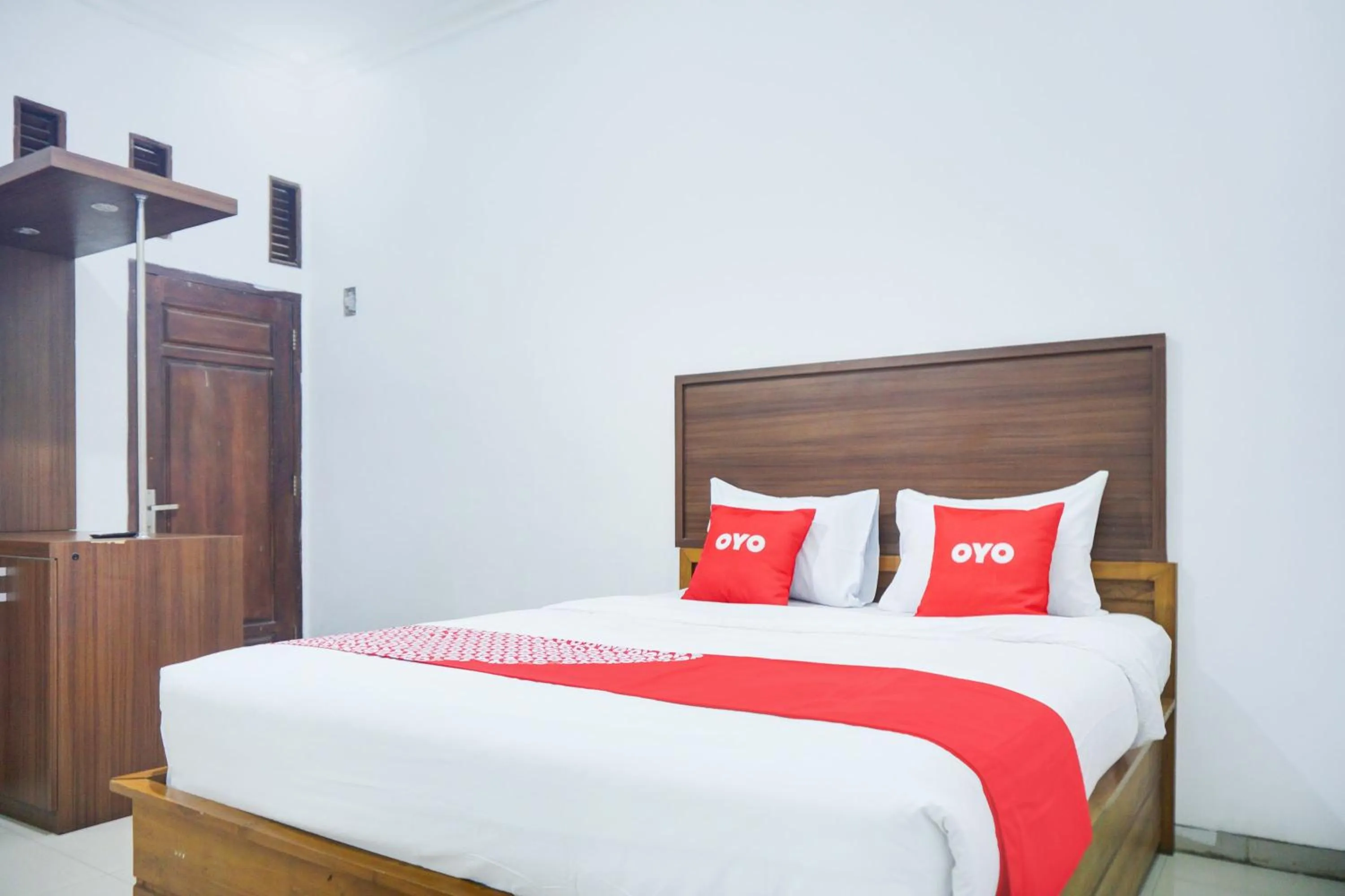 Bedroom, Bed in Hotel O Teluk Betung Near Water Park Lembah Hijau Formerly Kanajiwa Guesthouse 1