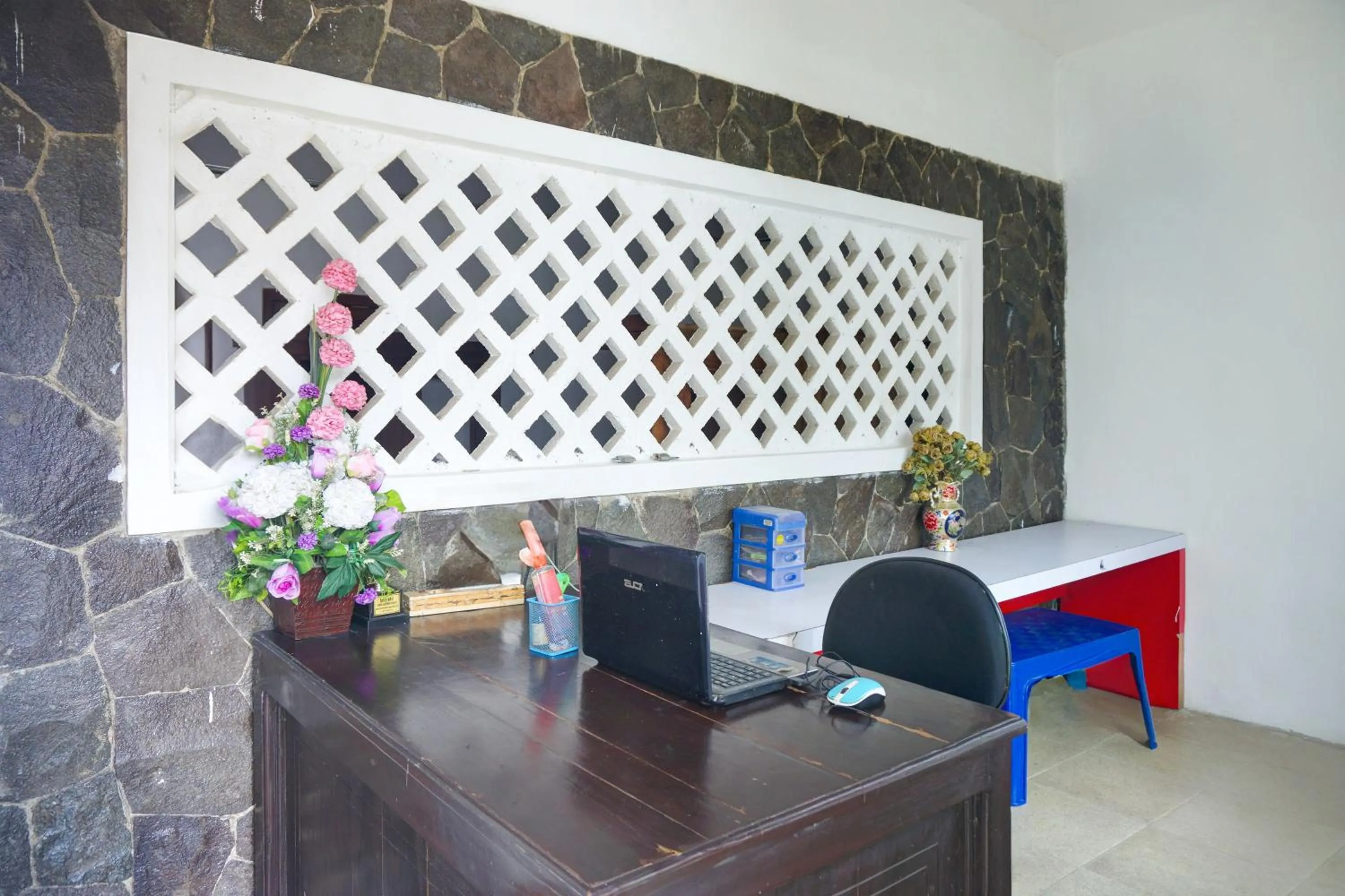 Lobby or reception in Hotel O Teluk Betung Near Water Park Lembah Hijau Formerly Kanajiwa Guesthouse 1