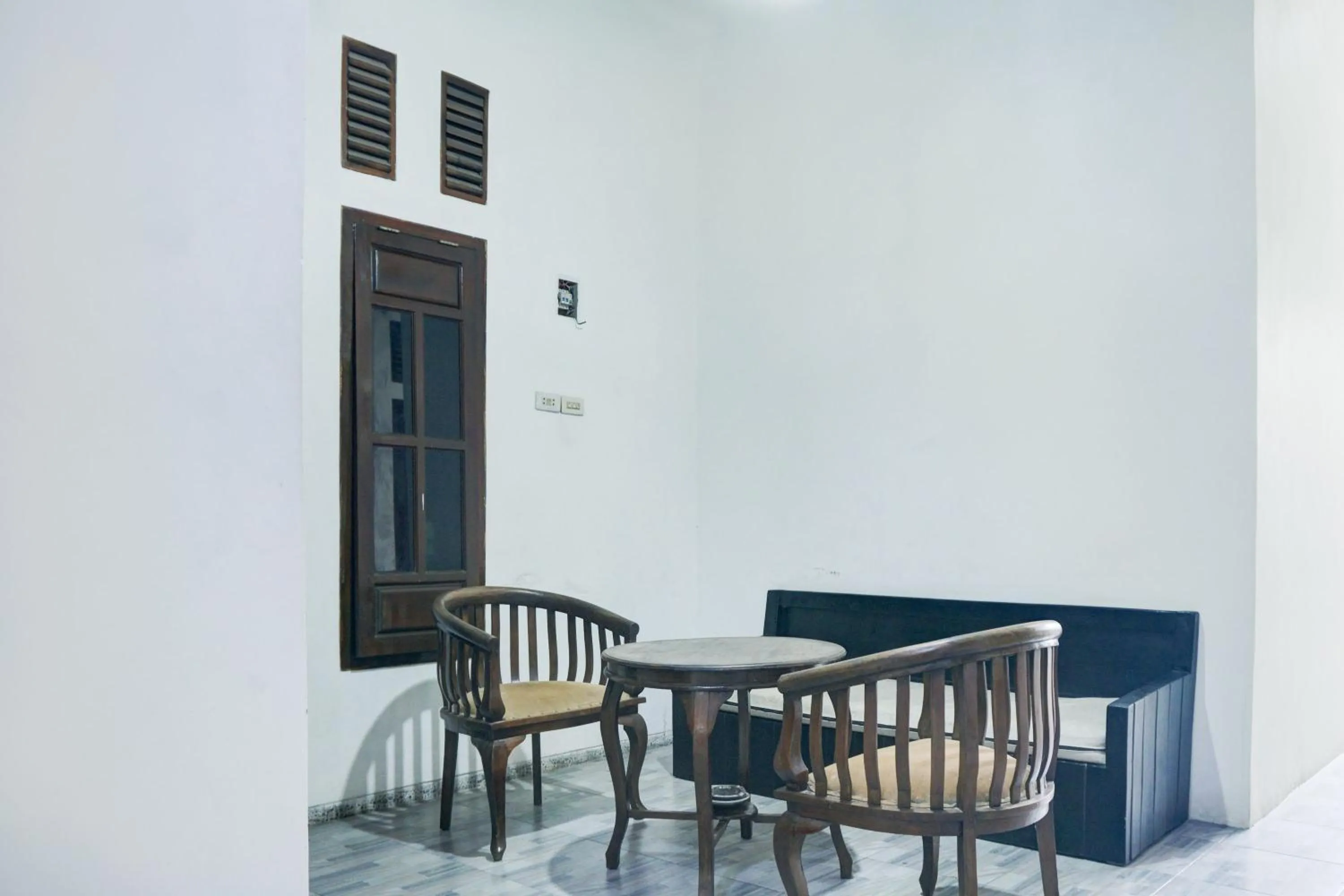 Seating area in Hotel O Teluk Betung Near Water Park Lembah Hijau Formerly Kanajiwa Guesthouse 1