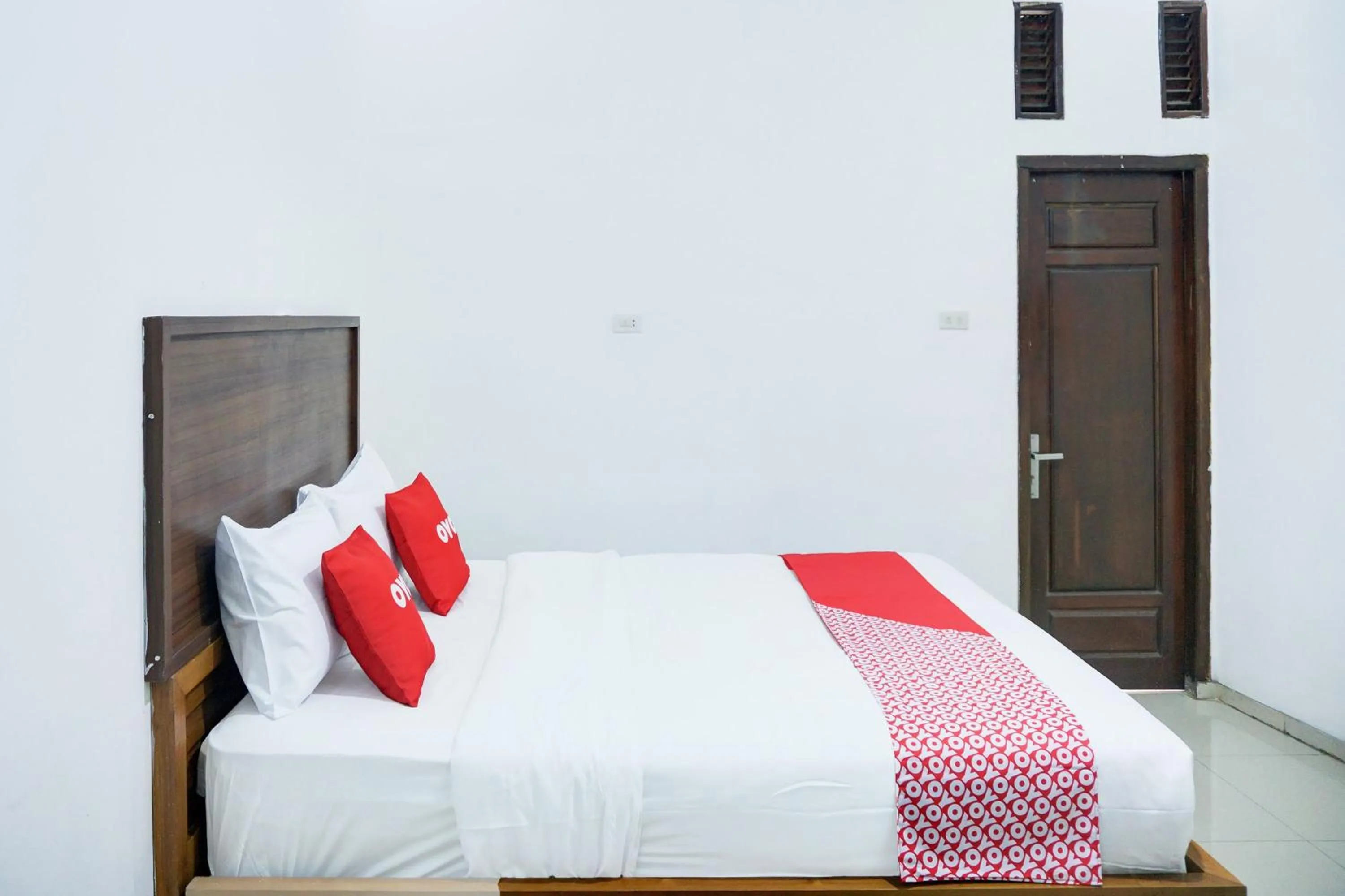 Bedroom, Bed in Hotel O Teluk Betung Near Water Park Lembah Hijau Formerly Kanajiwa Guesthouse 1