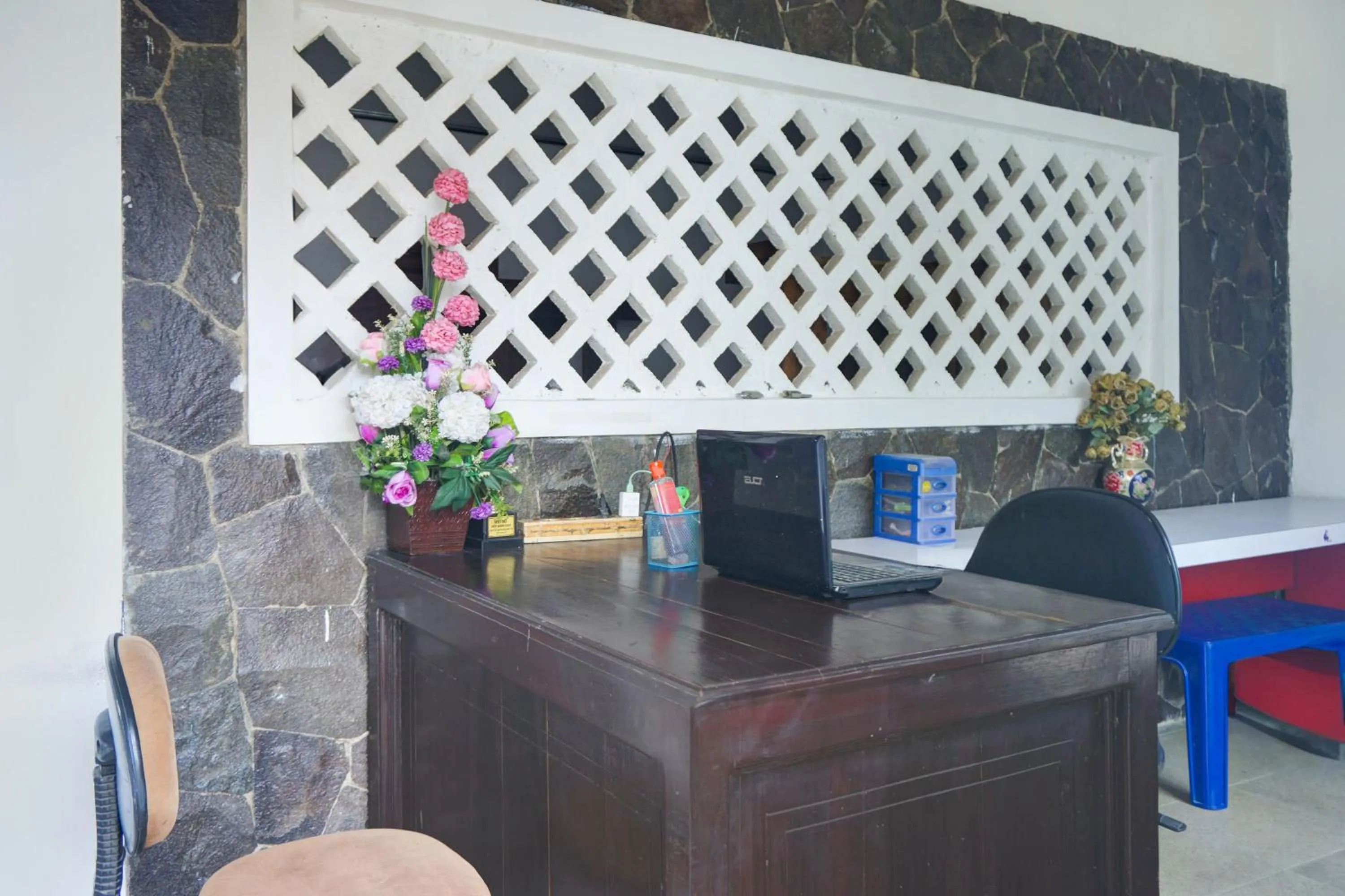 Lobby or reception in Hotel O Teluk Betung Near Water Park Lembah Hijau Formerly Kanajiwa Guesthouse 1