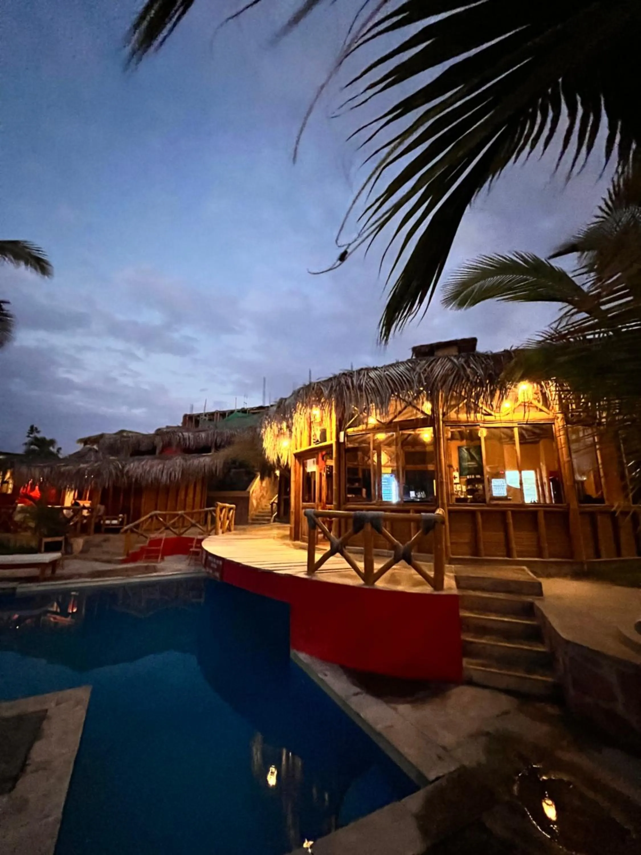 Restaurant/places to eat in El Mirador de Vichayito