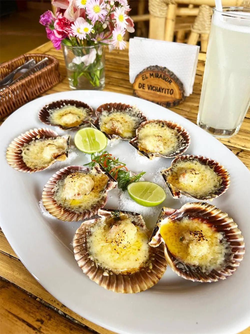 Food and drinks in El Mirador de Vichayito