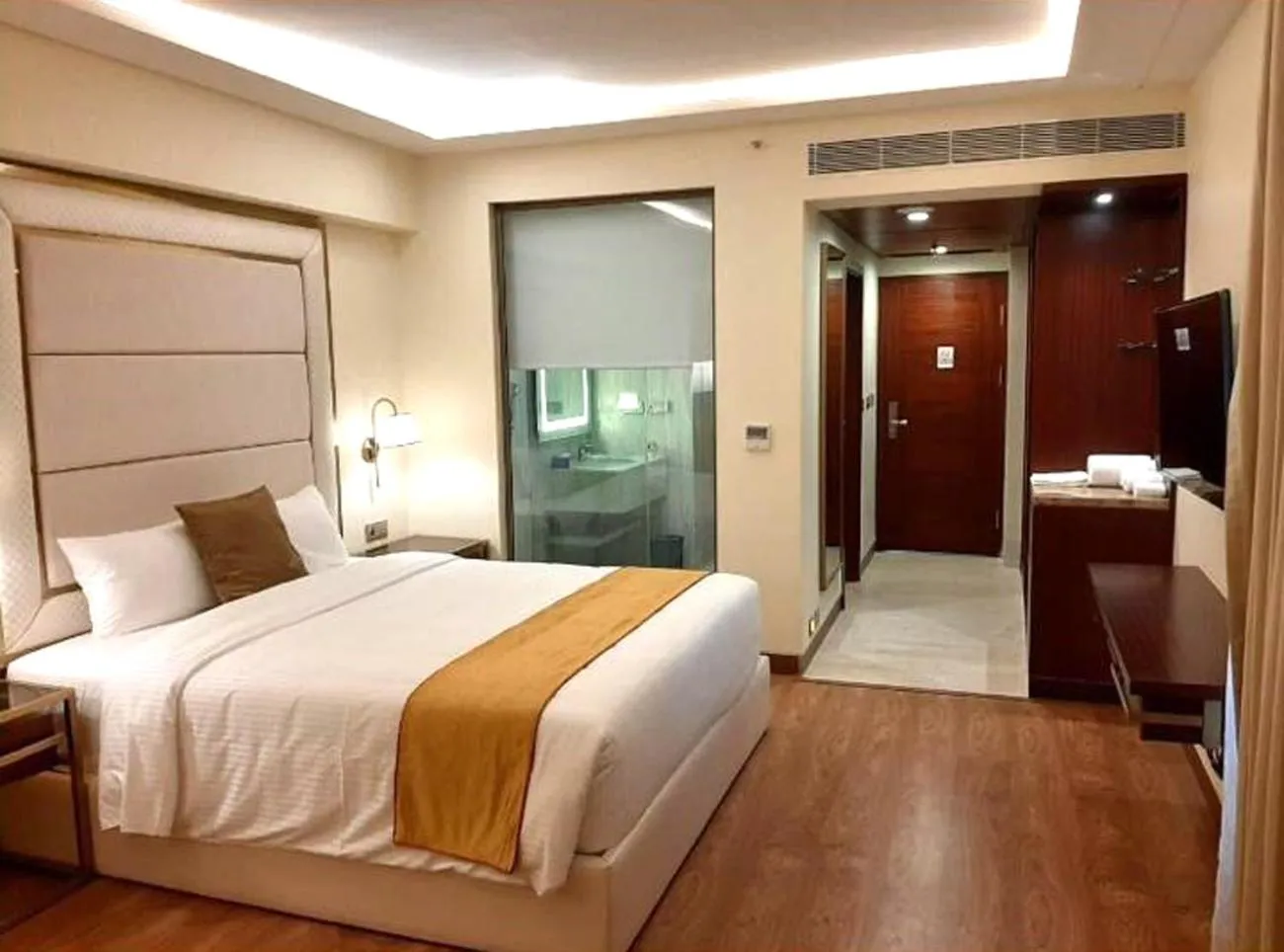 Photo of the whole room, Bed in KAY-EM Spectra Hotel