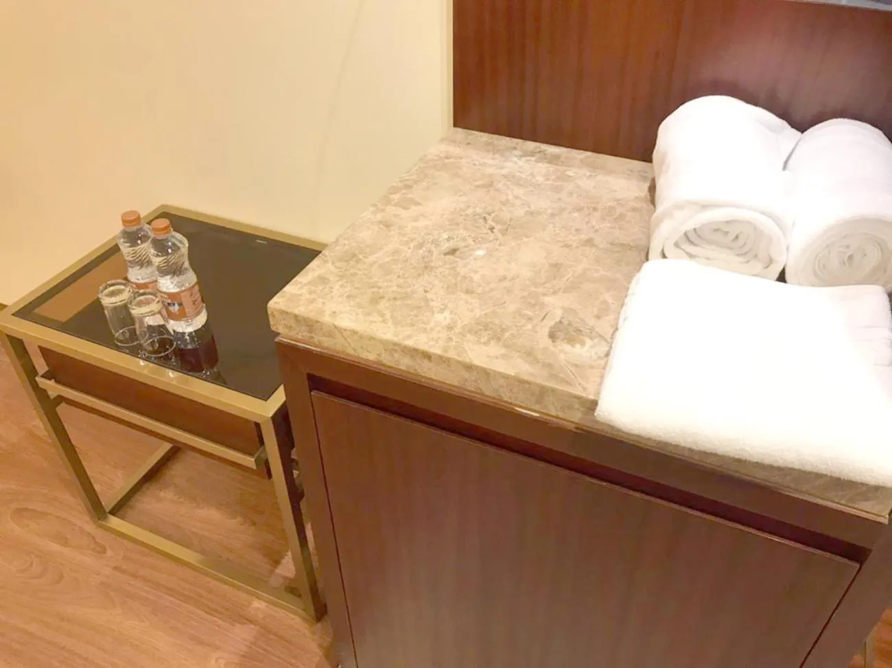 towels in KAY-EM Spectra Hotel