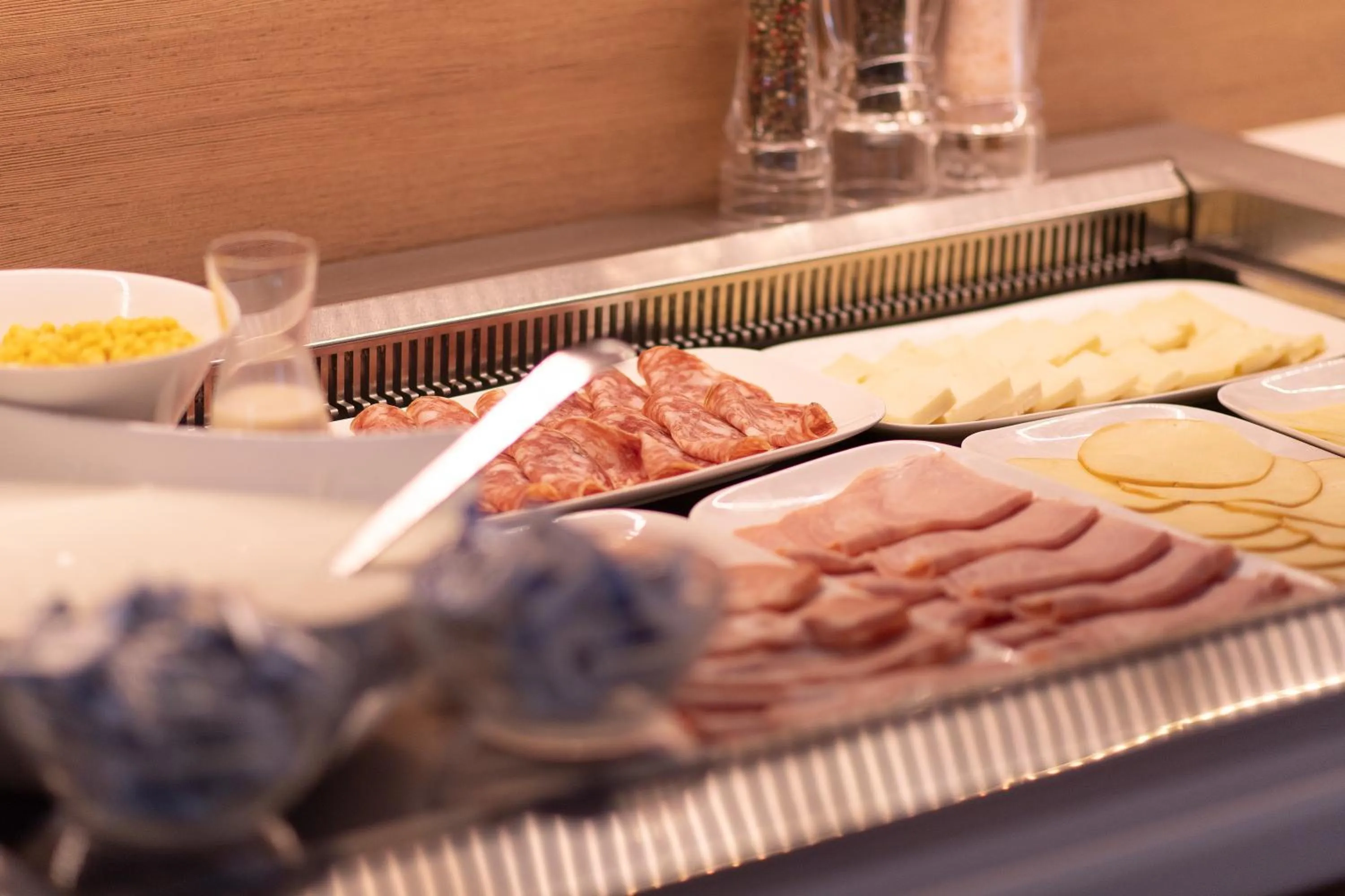 Buffet breakfast in Hotel Imperial ***S