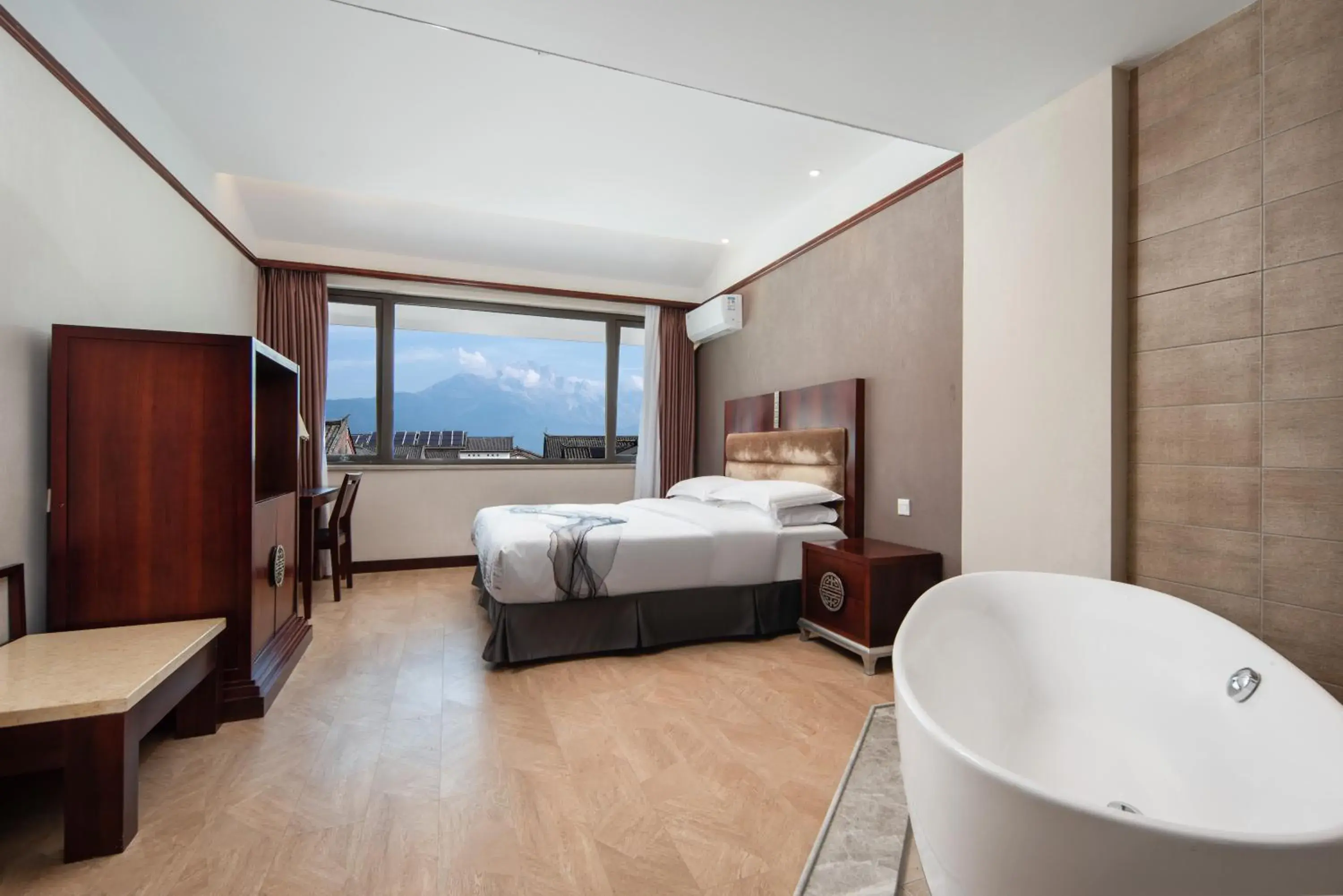 Two-Bedroom Suite - single occupancy in SSAW Hotel in Lijiang Ancient Town-Offers special clothing fittings and photo sessions - Provides travel arrangements - Includes extra bed service Two-Bedroom Suite - single occupancy in SSAW Hotel in Lijiang Ancient Town-Offers special clothing fittings and photo sessions - Provides travel arrangements - Includes extra bed service