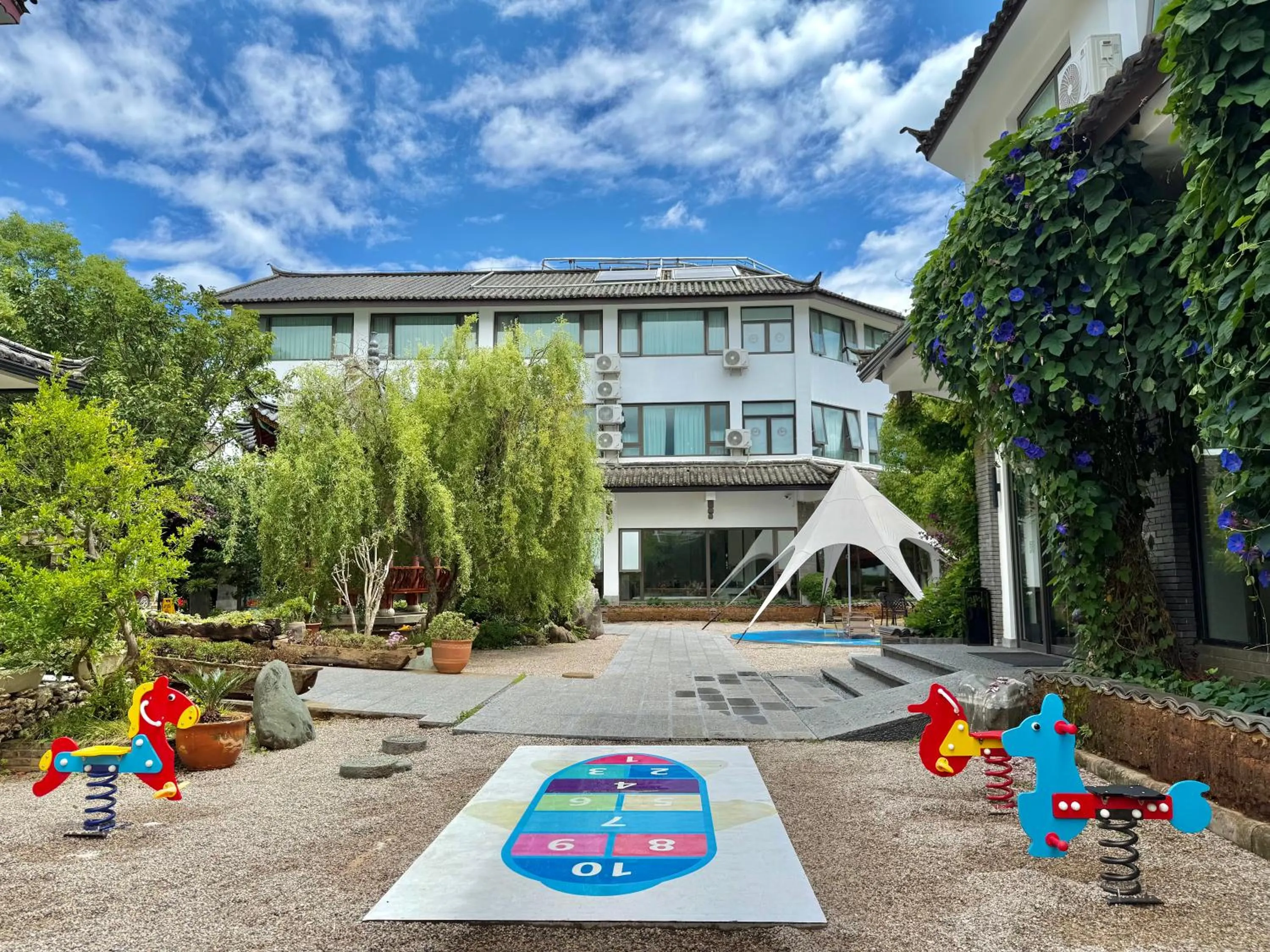 Kids's club in SSAW Hotel in Lijiang Ancient Town-Offers special clothing fittings and photo sessions - Provides travel arrangements - Includes extra bed service