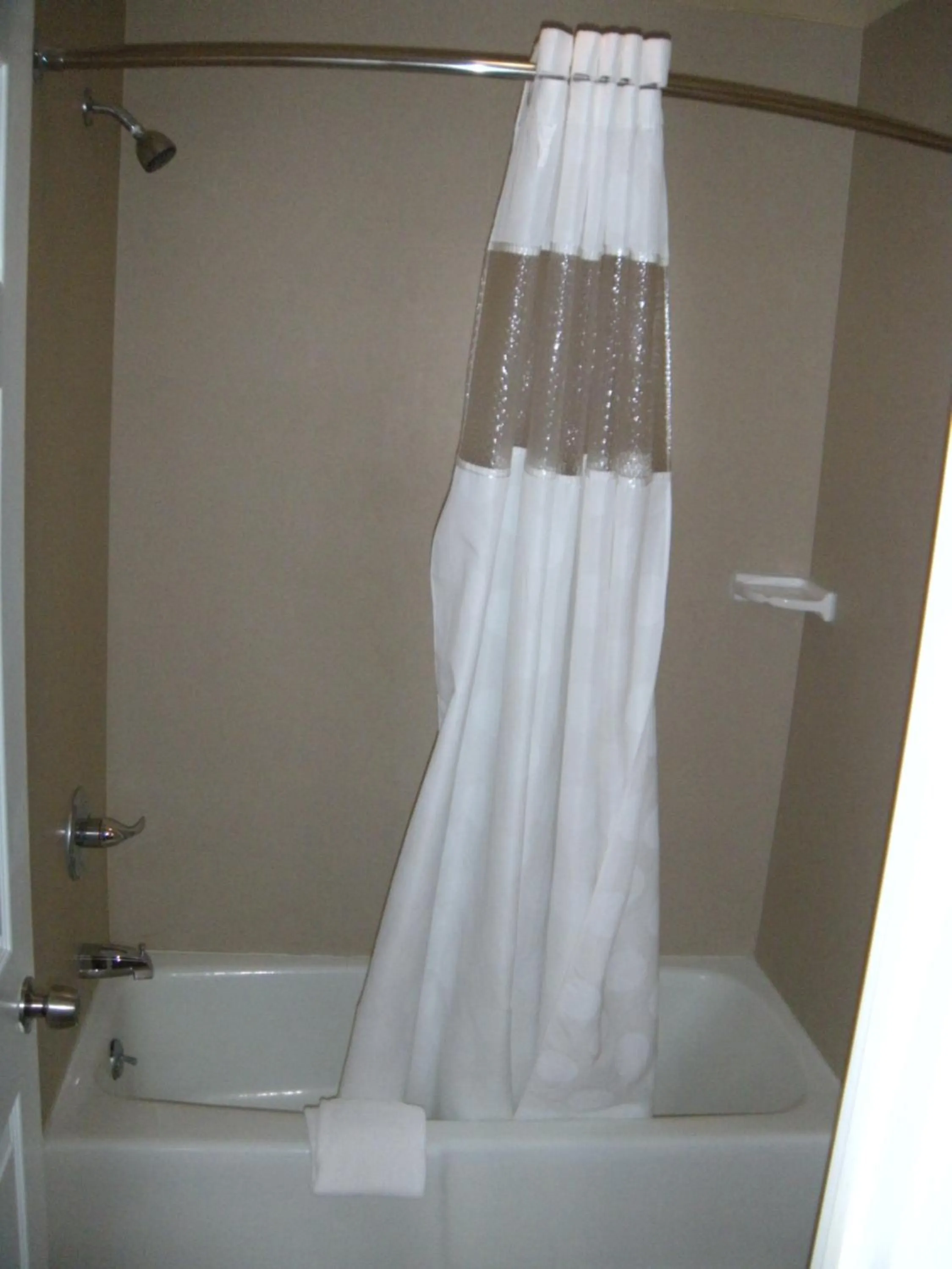 Bathroom in Lone Pine Budget Inn