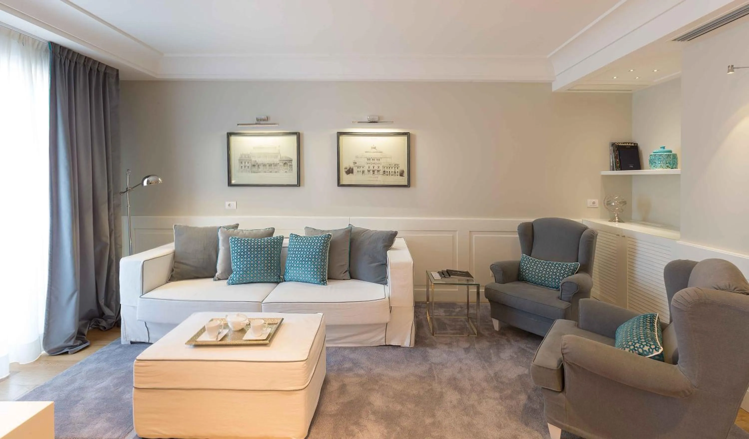 Living room, Bed in Hotel Lungomare