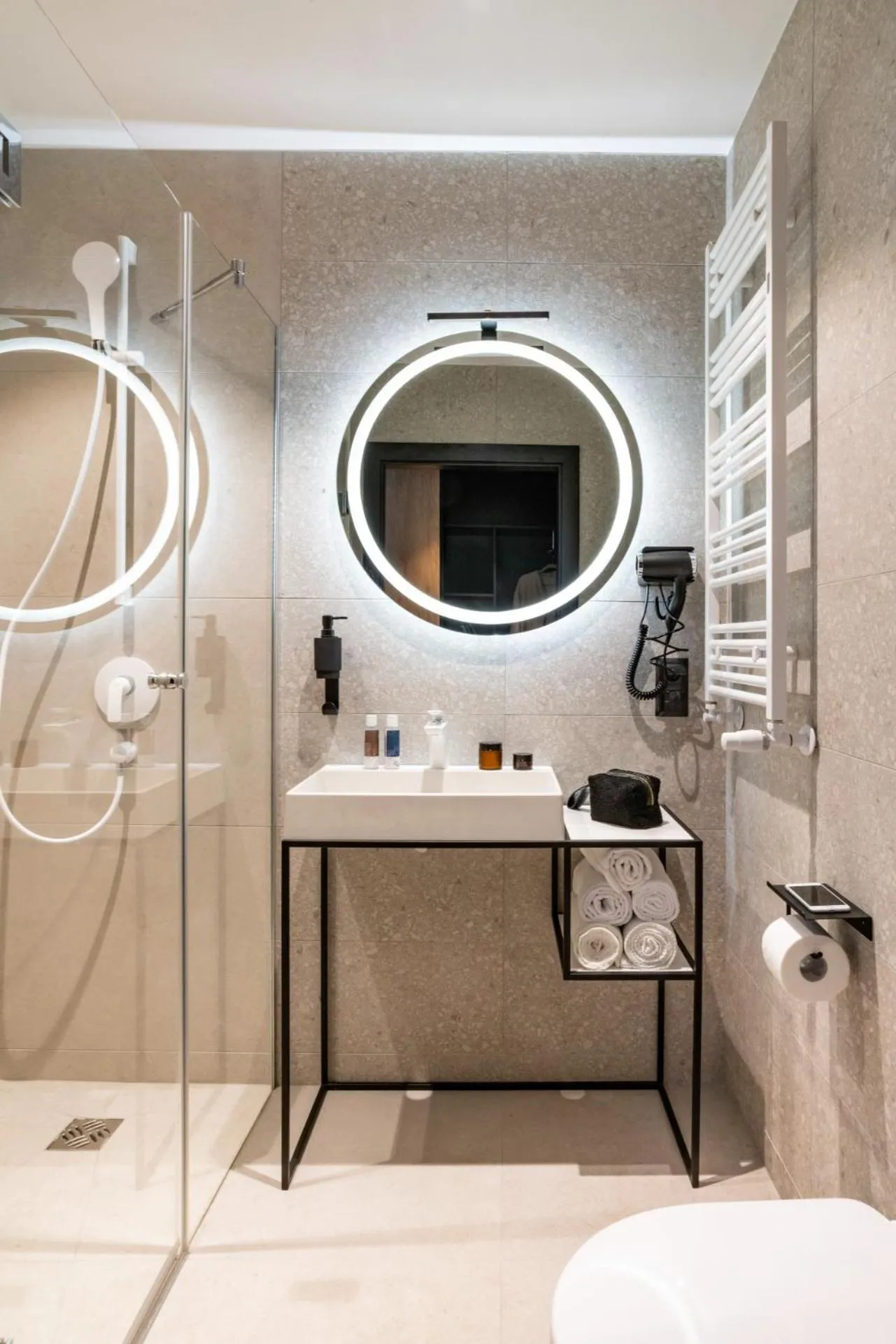 Shower in Hotel Sante