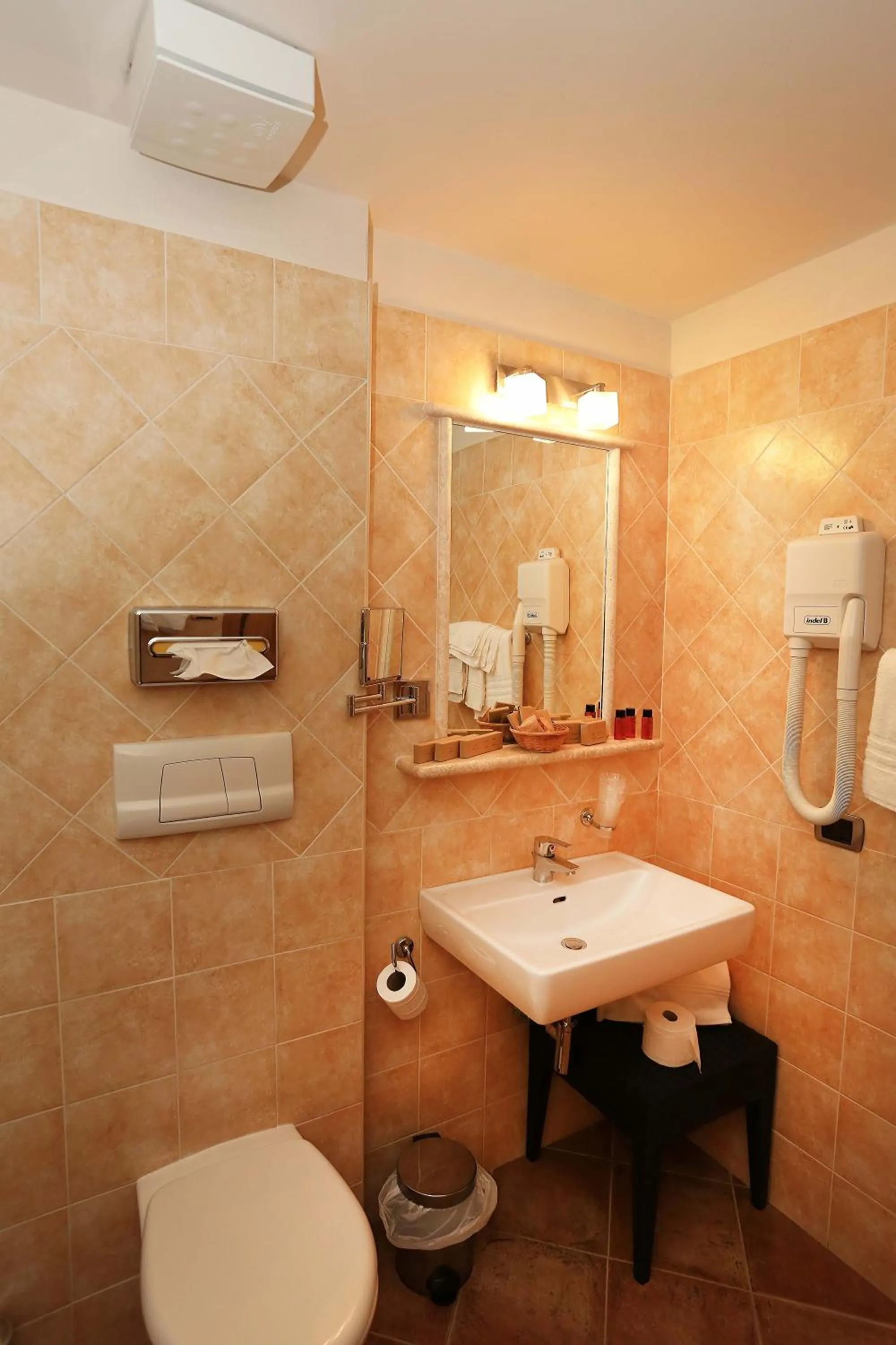 Hotel Villa Gustui Maris