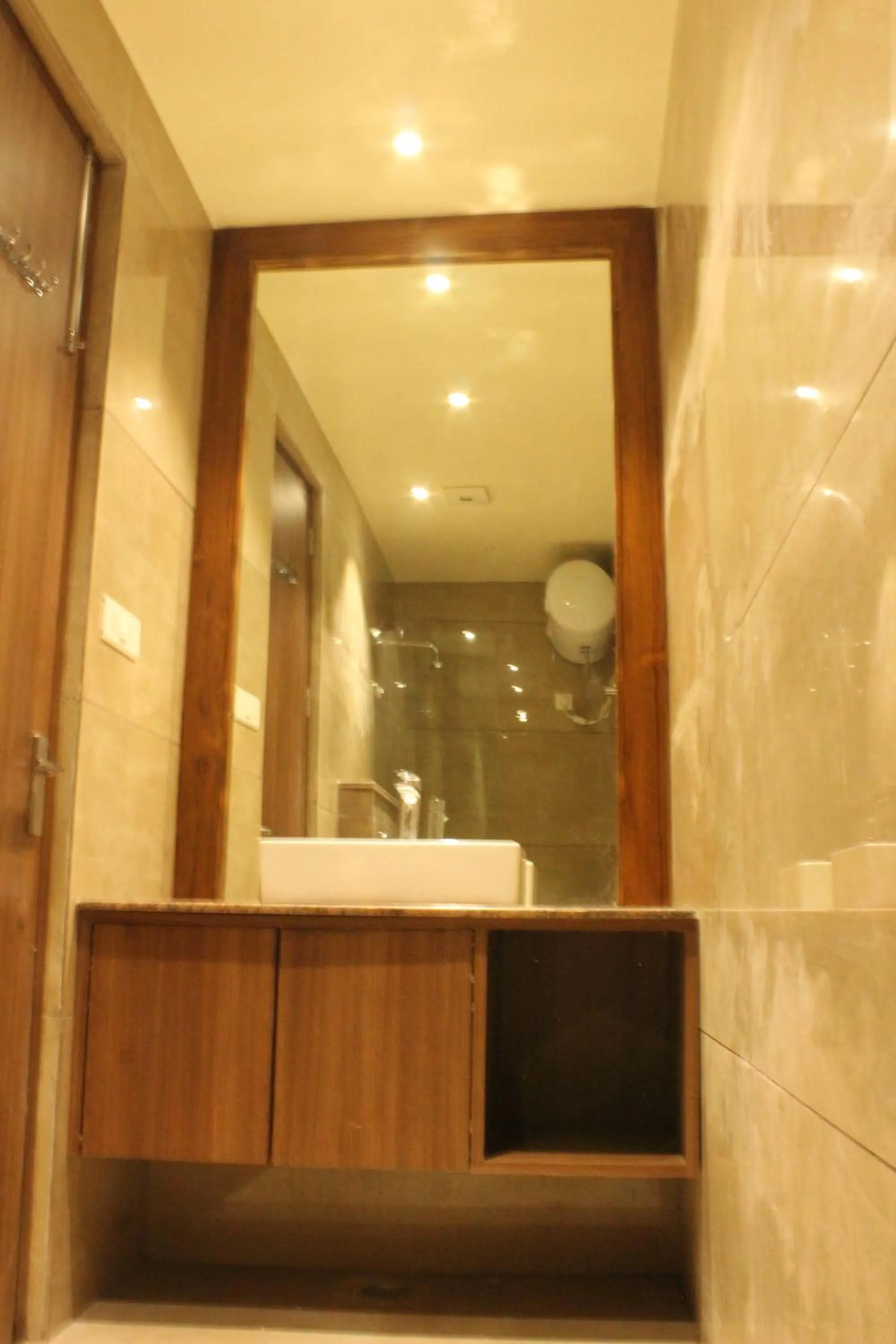 Bathroom in Mastiff Hotel, Dalhousie