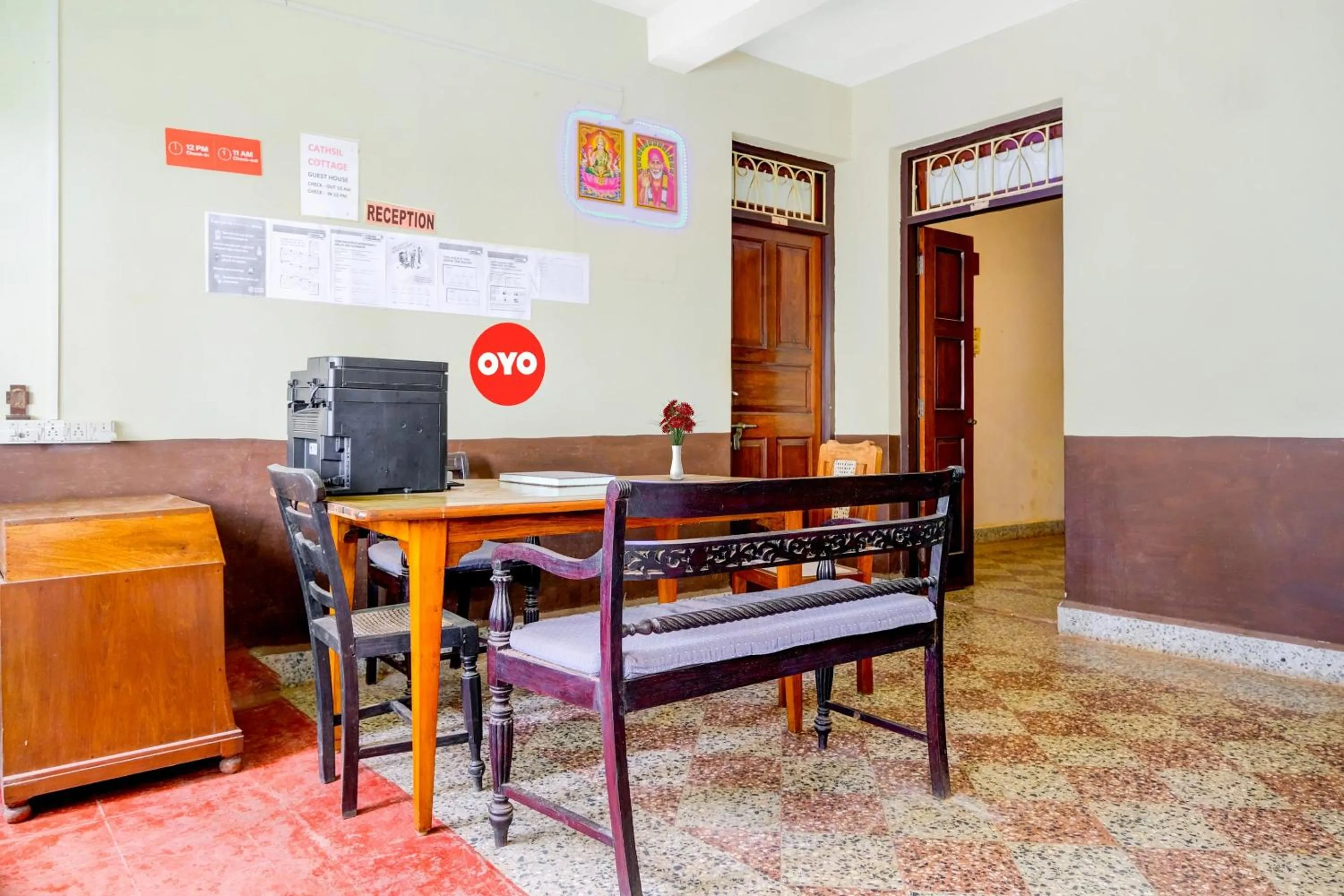 Lobby or reception in Hotel O Cathsil Cottages