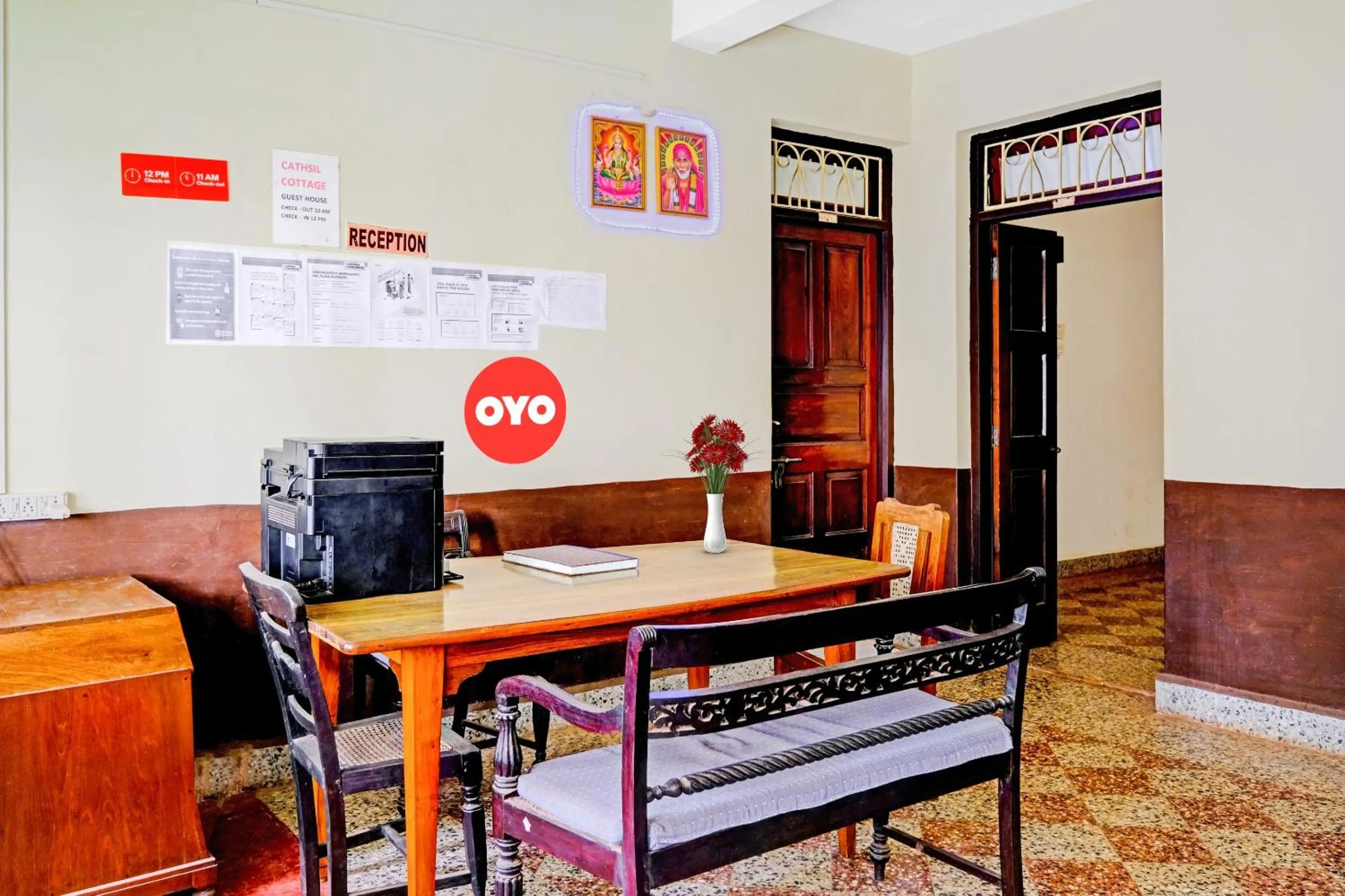 Lobby or reception in Hotel O Cathsil Cottages