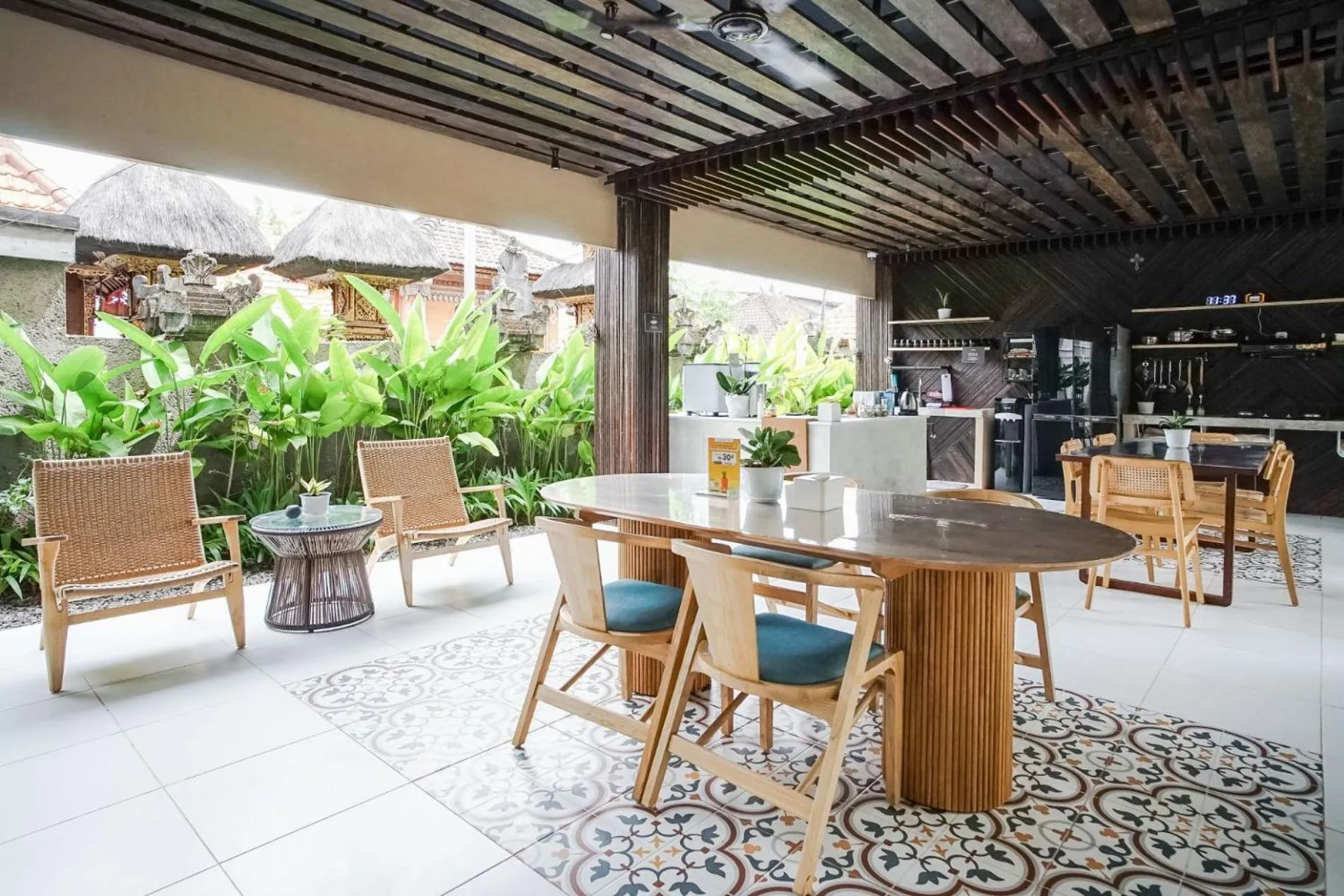 Restaurant/places to eat in Tanaga CoLiving