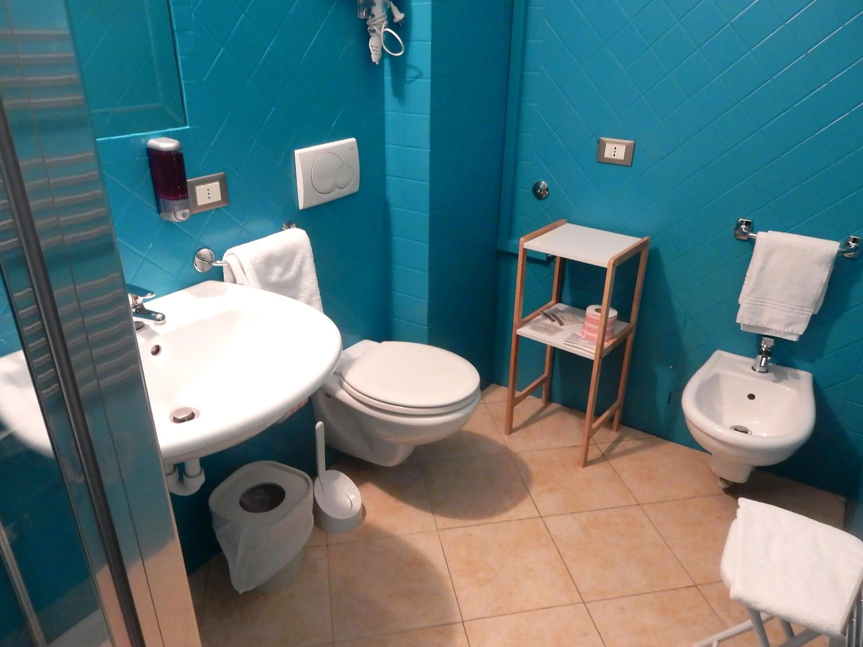 Shower in Hotel Kaly