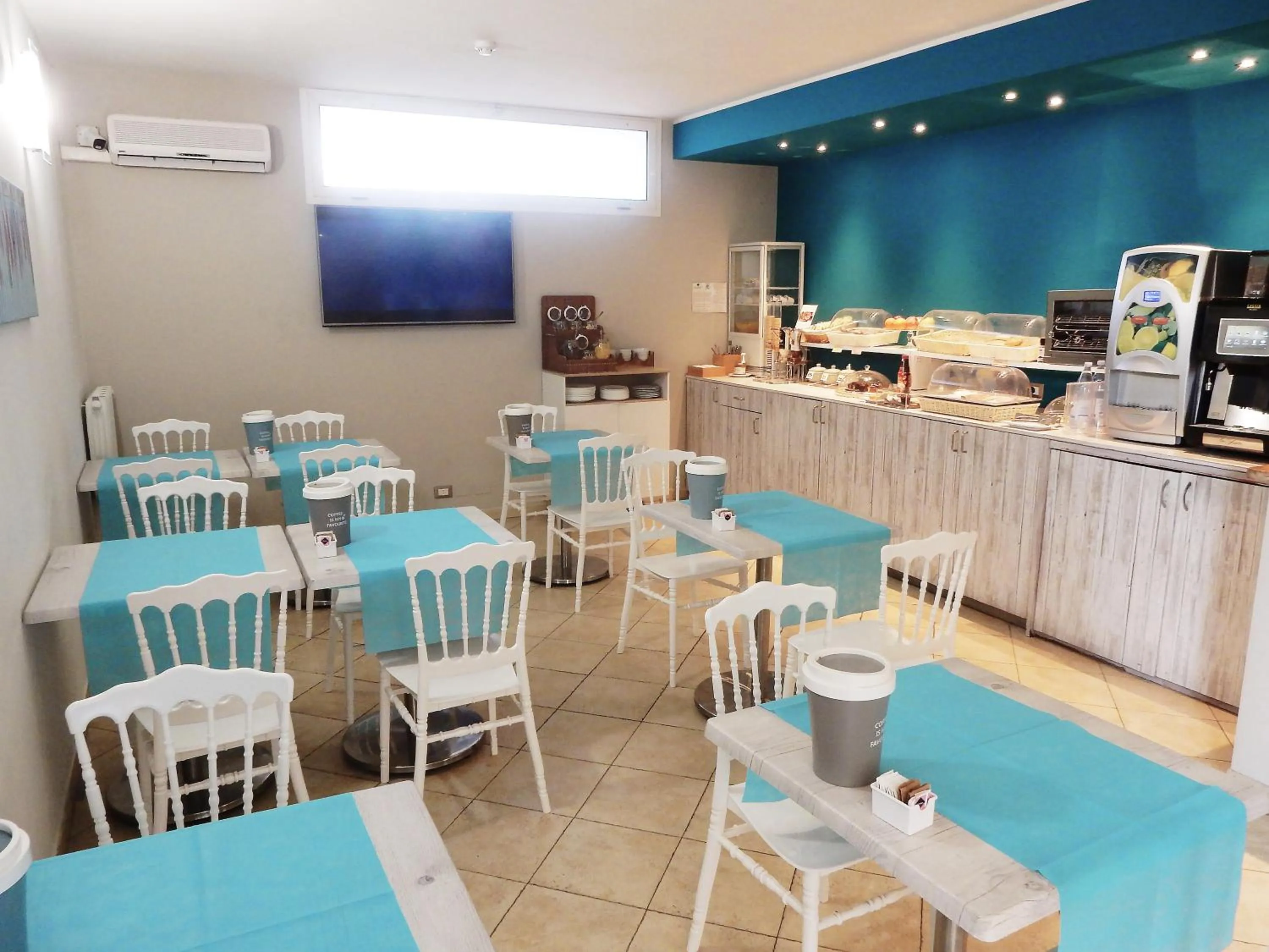 Continental breakfast in Hotel Kaly