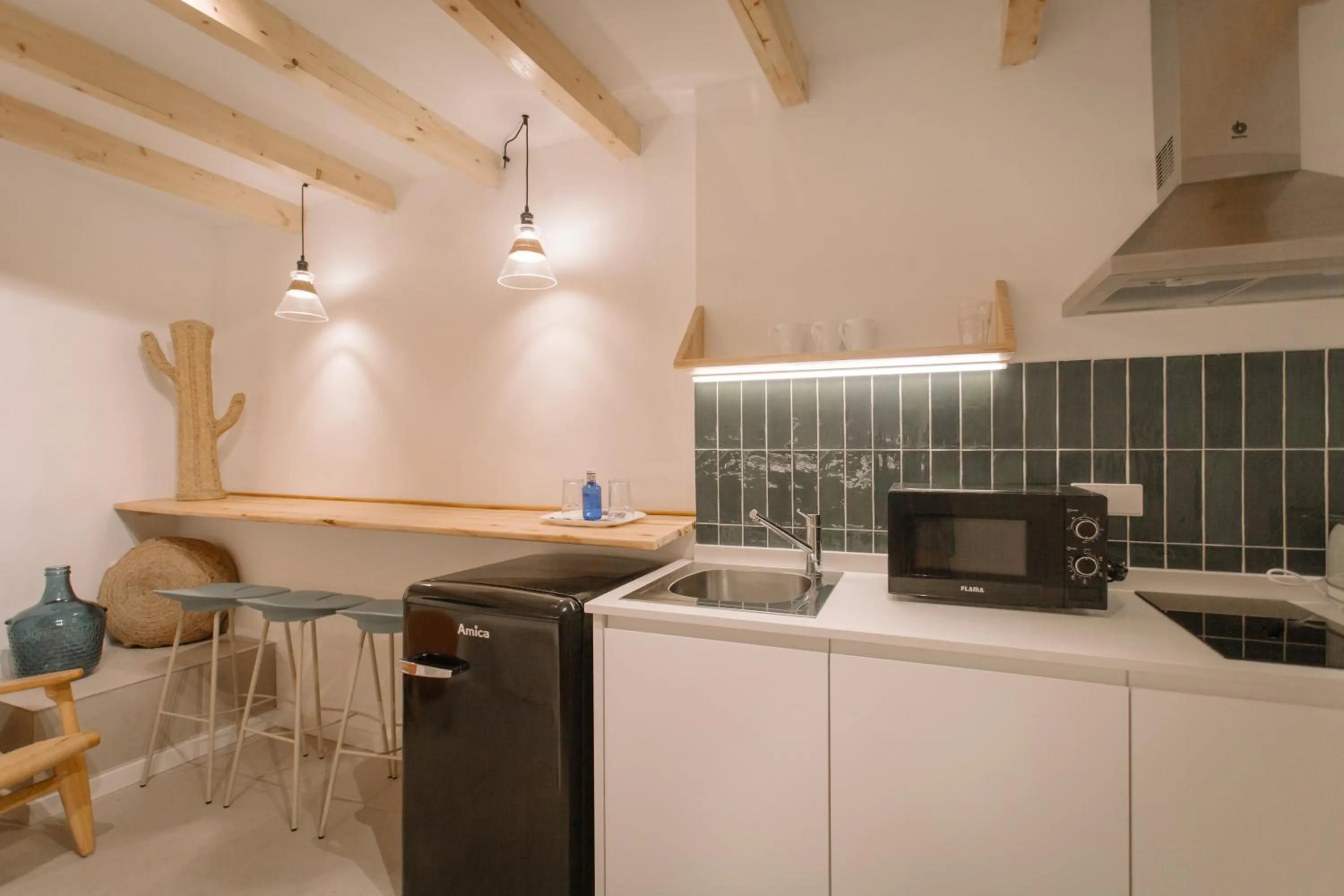 Dining area in Mayor 36 by Seaward Suites