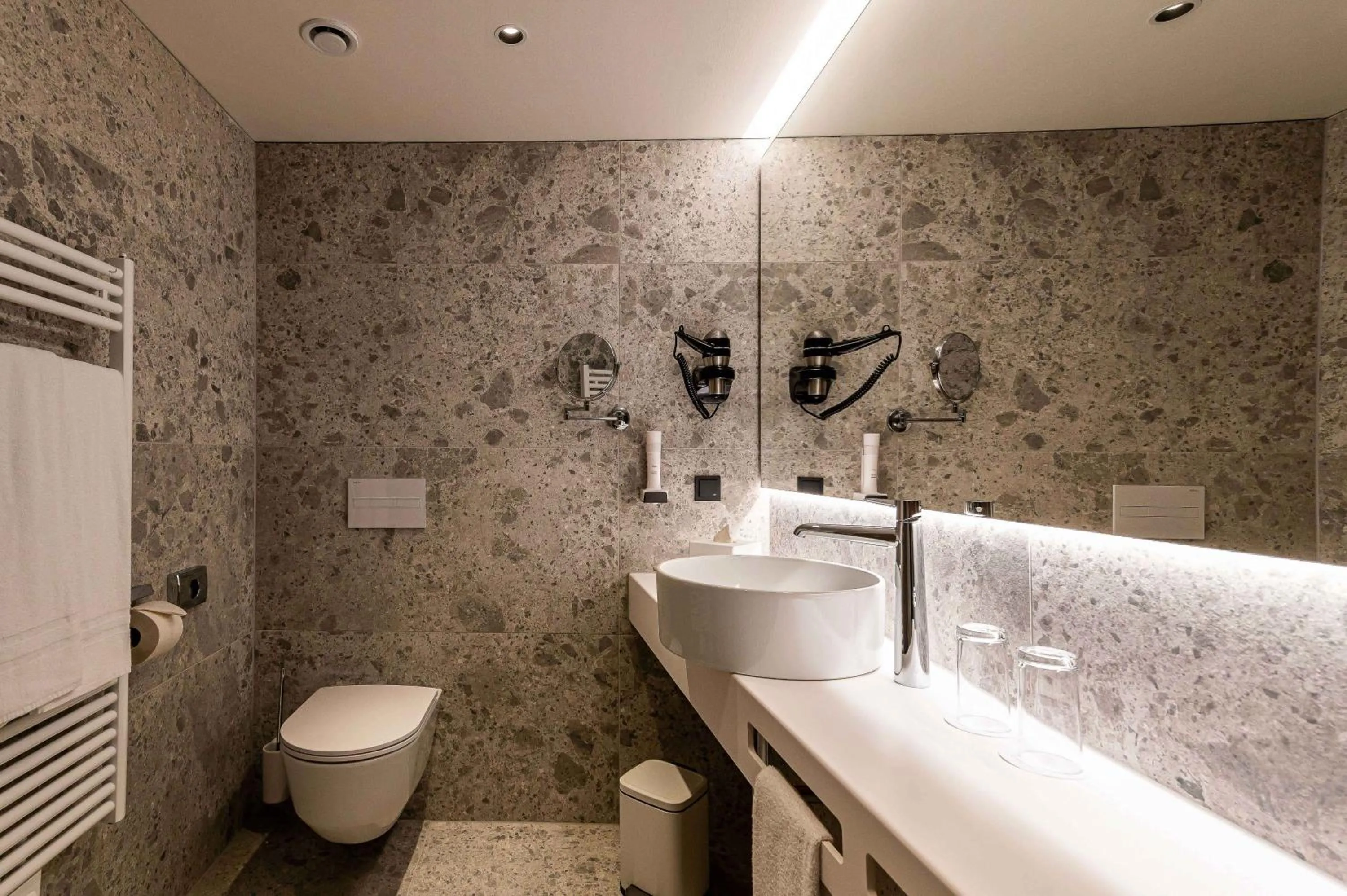 Toilet in Hotel Le Parc