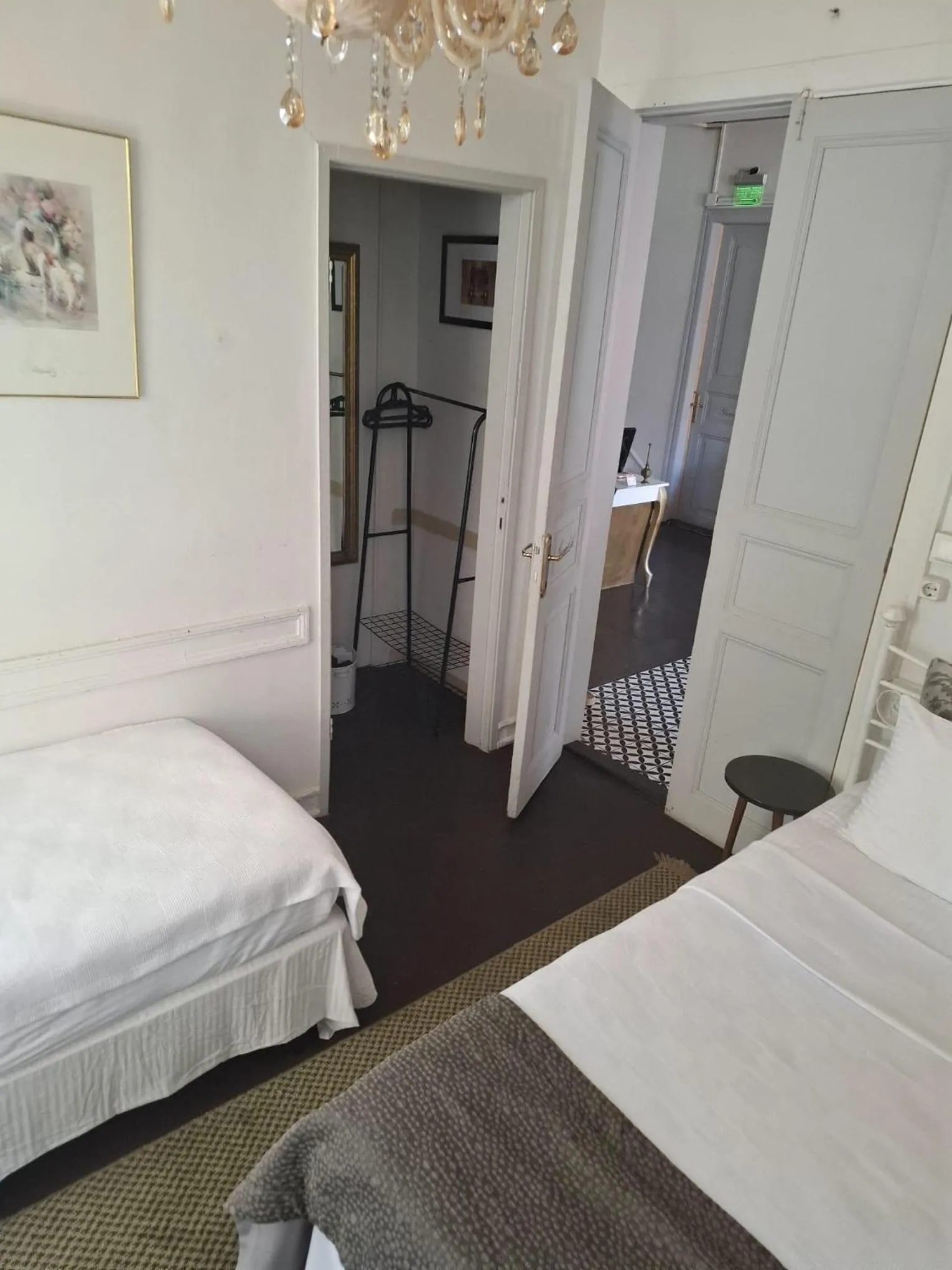 Photo of the whole room, Bed in No16 Ada