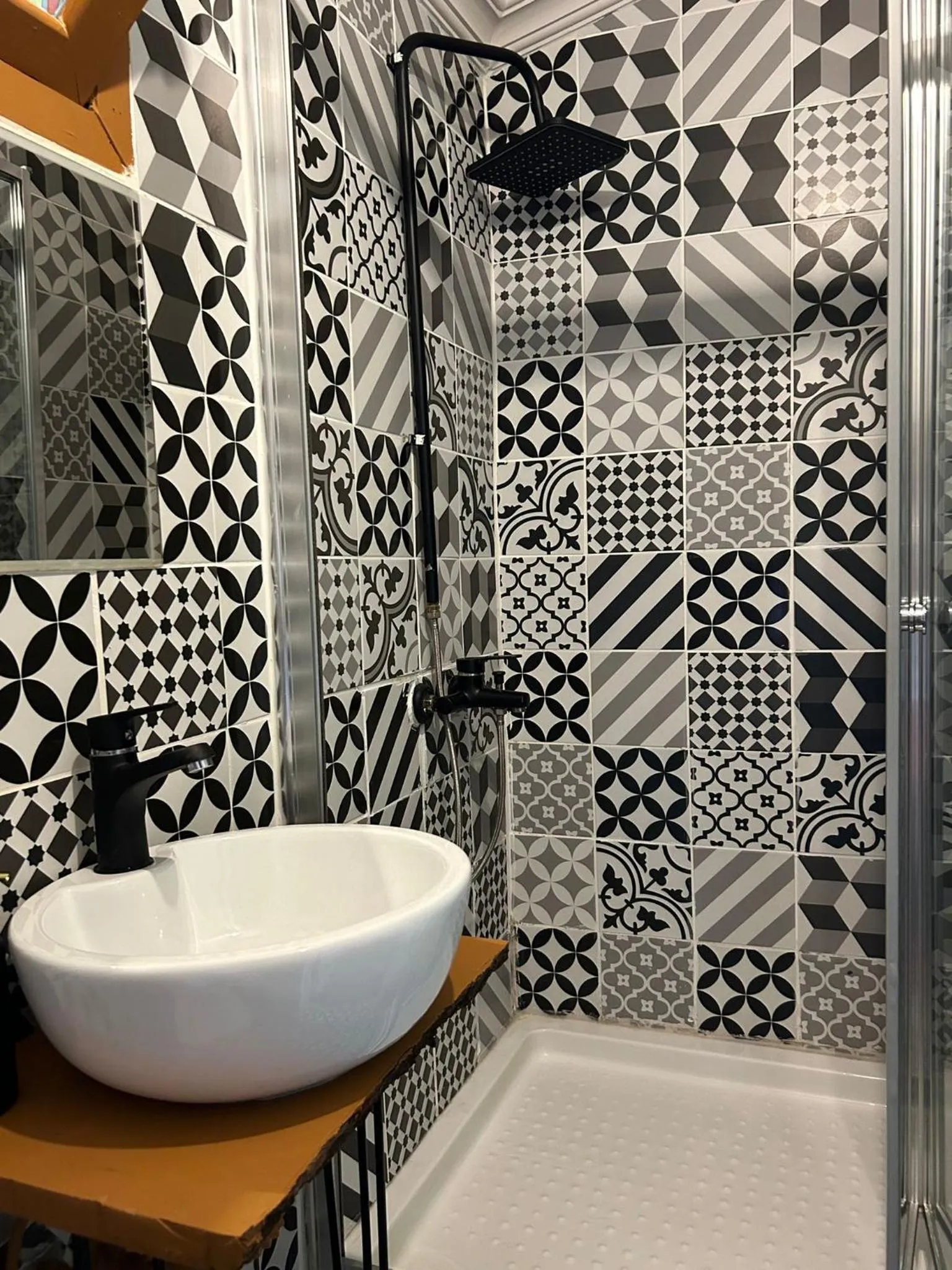 Bathroom in No16 Ada