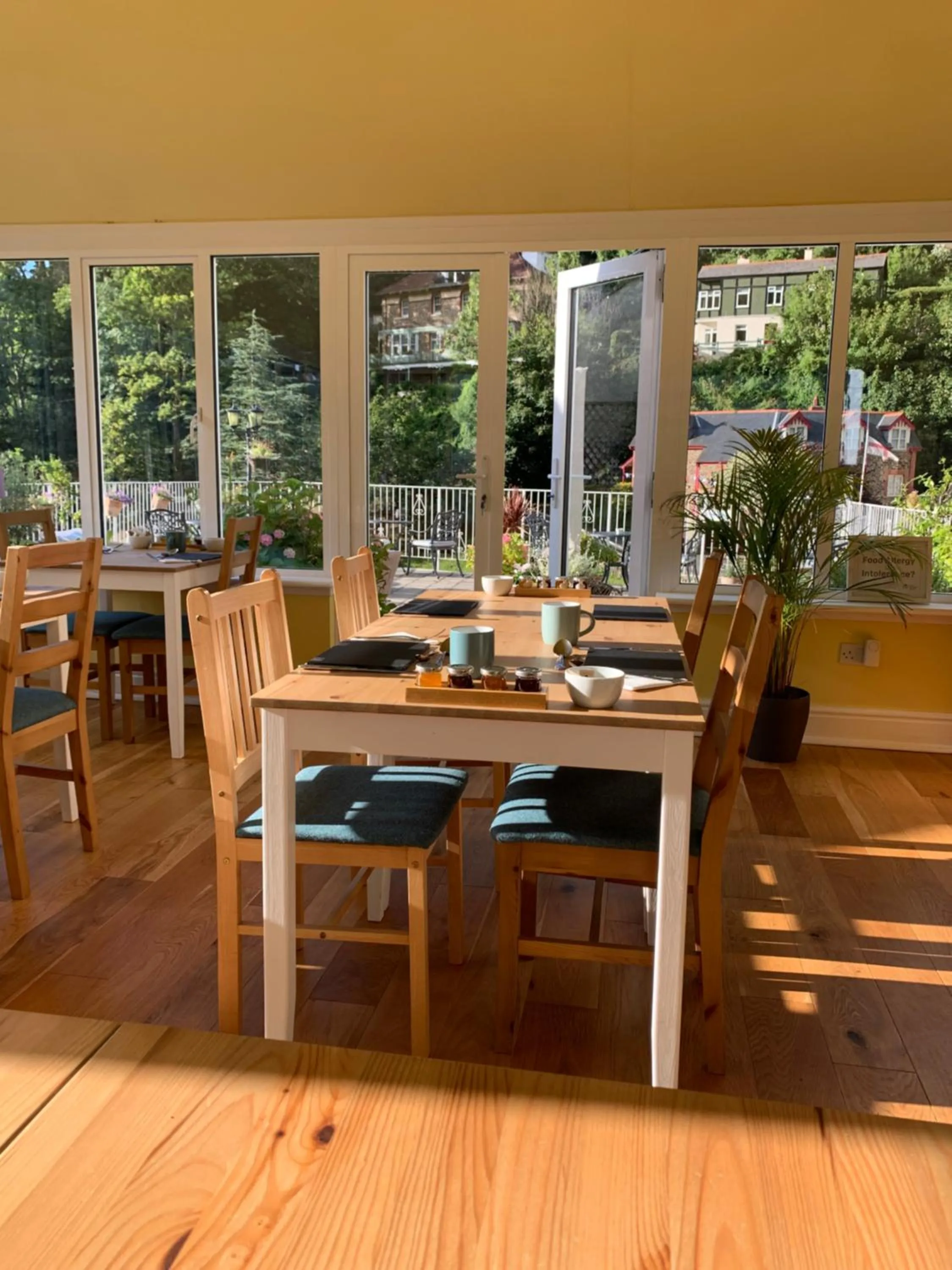 Breakfast in East Lyn House