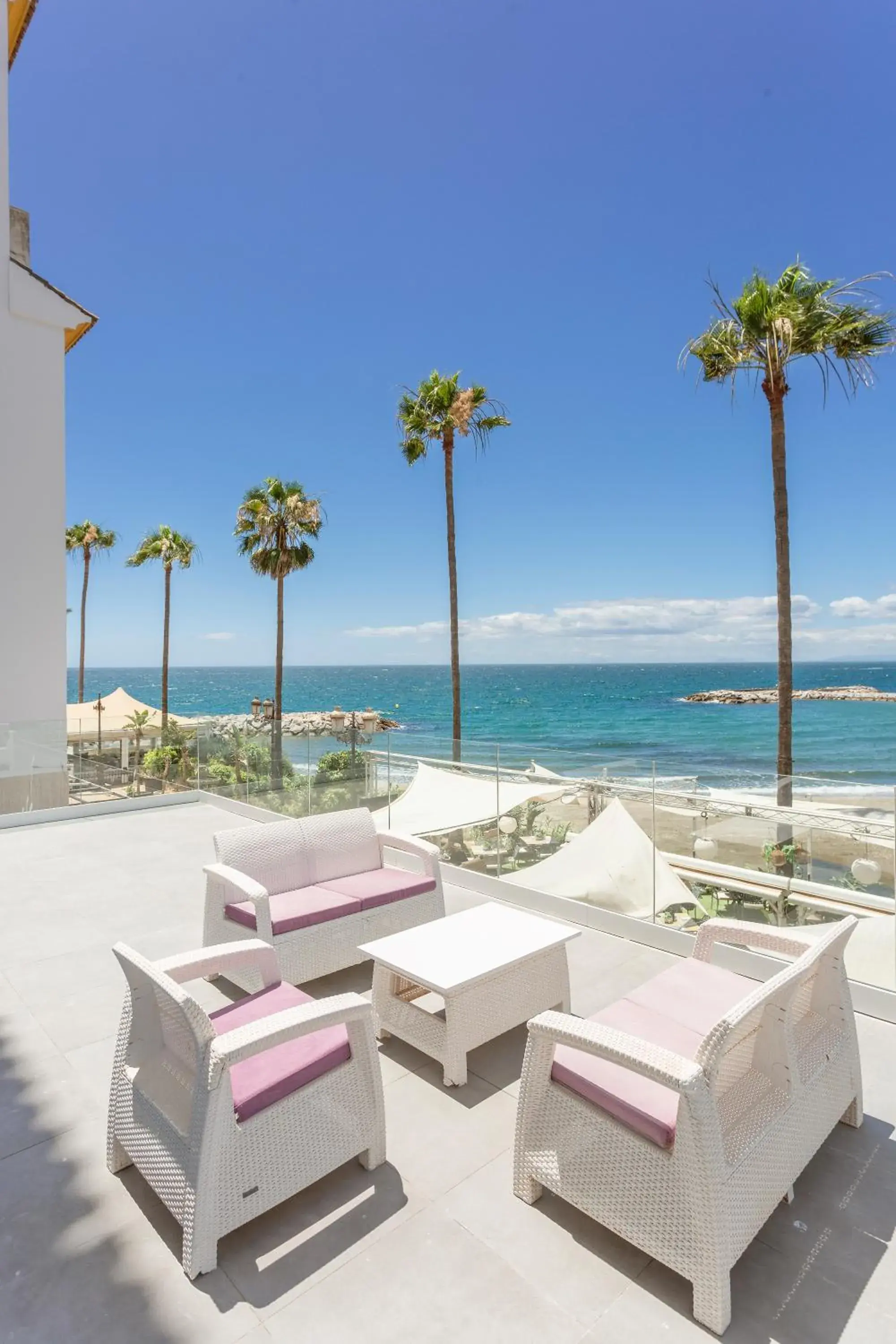 Deluxe Three-Bedroom Apartment with Sea View and Hot Tub in B51 Executive Flats Marbella Deluxe Three-Bedroom Apartment with Sea View and Hot Tub in B51 Executive Flats Marbella